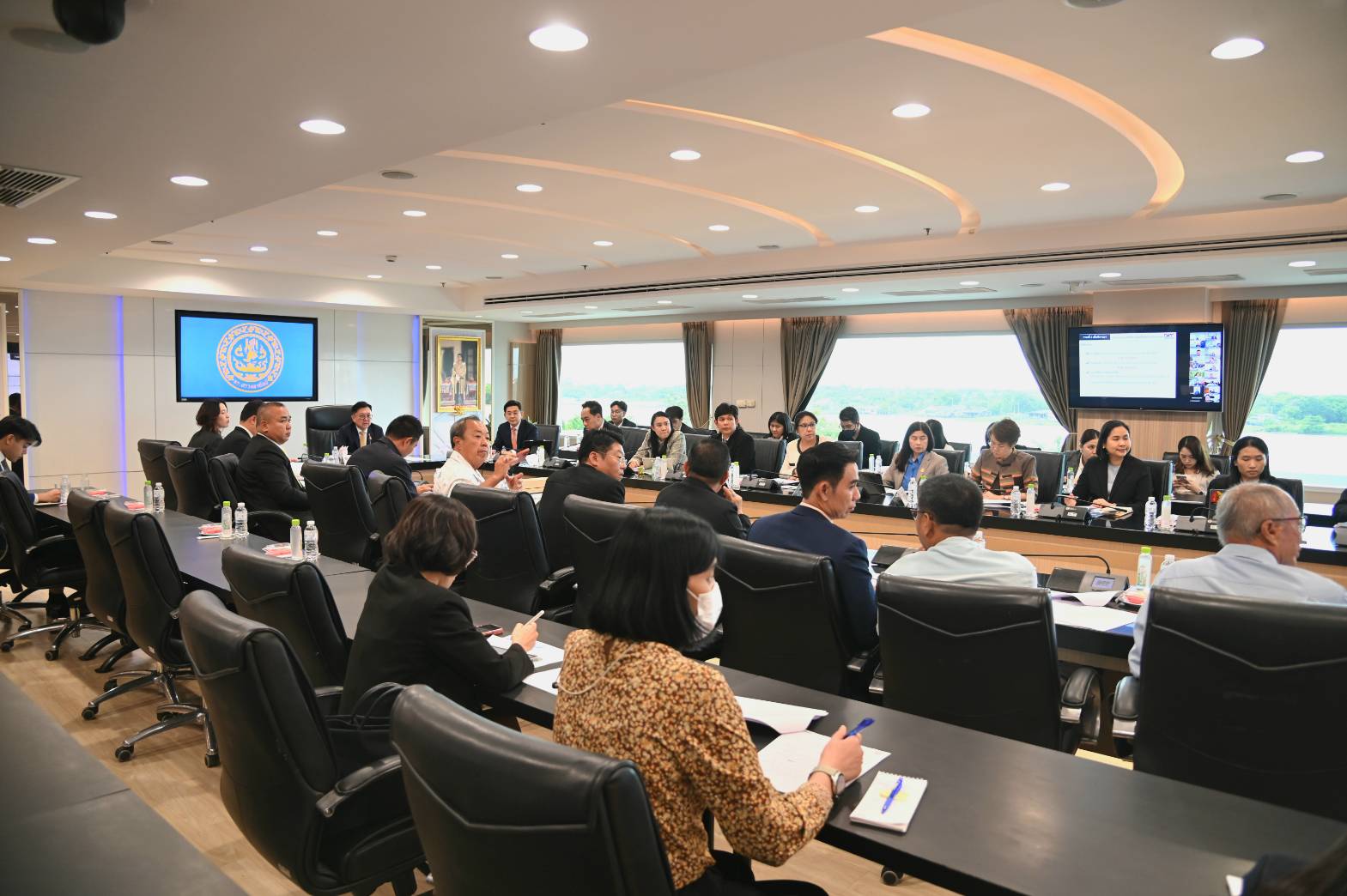 “จตุพร” เผย นบขพ. เห็นชอบหลักการราคารับซื้อข้าวโพดเลี้ยงสัตว์ สดชื้น 30% กก.ละ 7.05 บาท แห้งชื้น 14.5% กก.ละ 9.80 บาท เตรียมออกประกาศบังคับใช้ถึง 31 ก.ค. 2569 4 20250828c81e728d9d4c2f636f067f89cc14862c214034