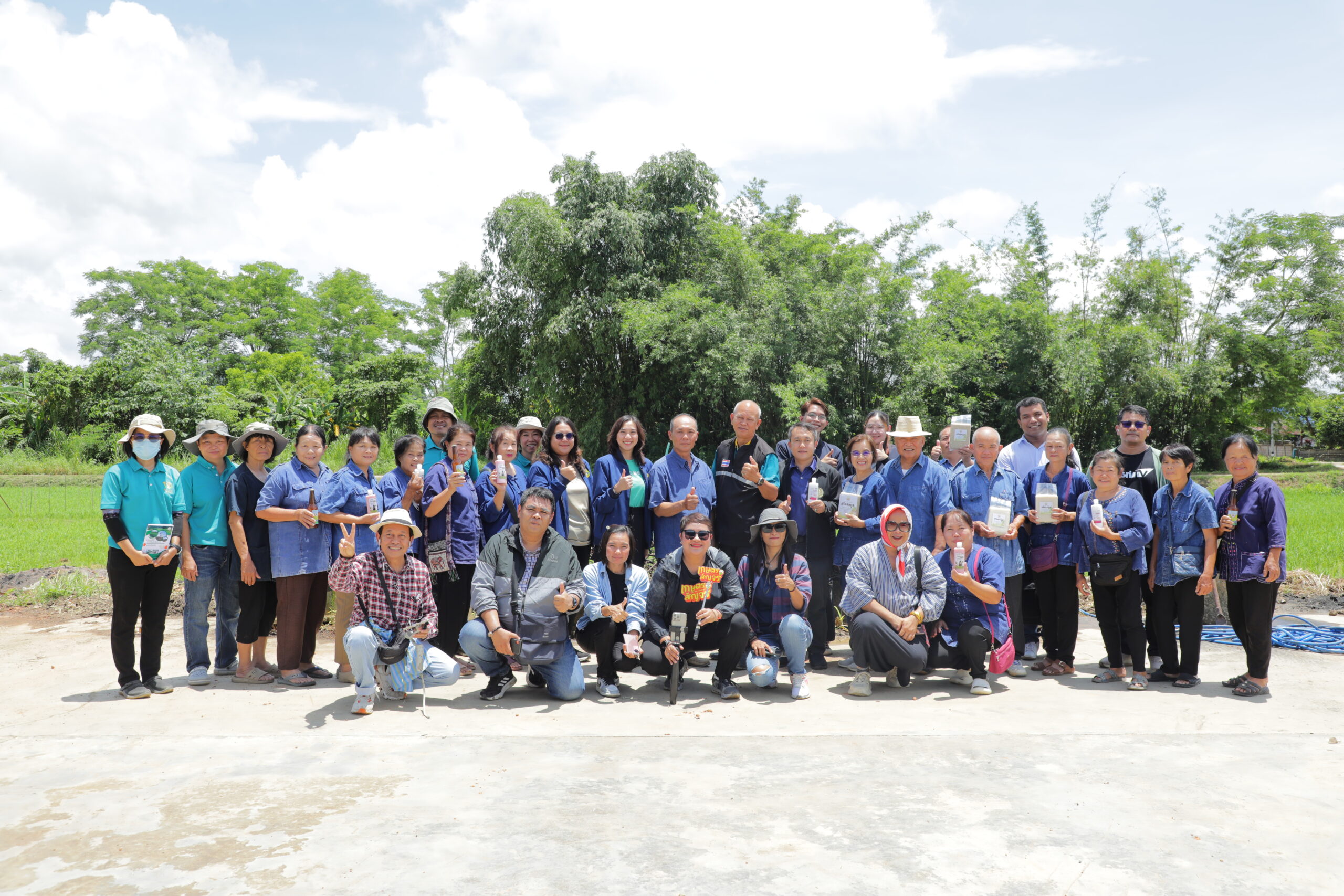 กรมการข้าวนำคณะสื่อมวลชนสัญจรศึกษาดูงานและประชาสัมพันธ์การดำเนินงานโครงการส่งเสริมและพัฒนาการผลิตข้าวด้วยเทคโนโลยีอัจฉริยะครบวงจร ปี 2568 2 48639 scaled