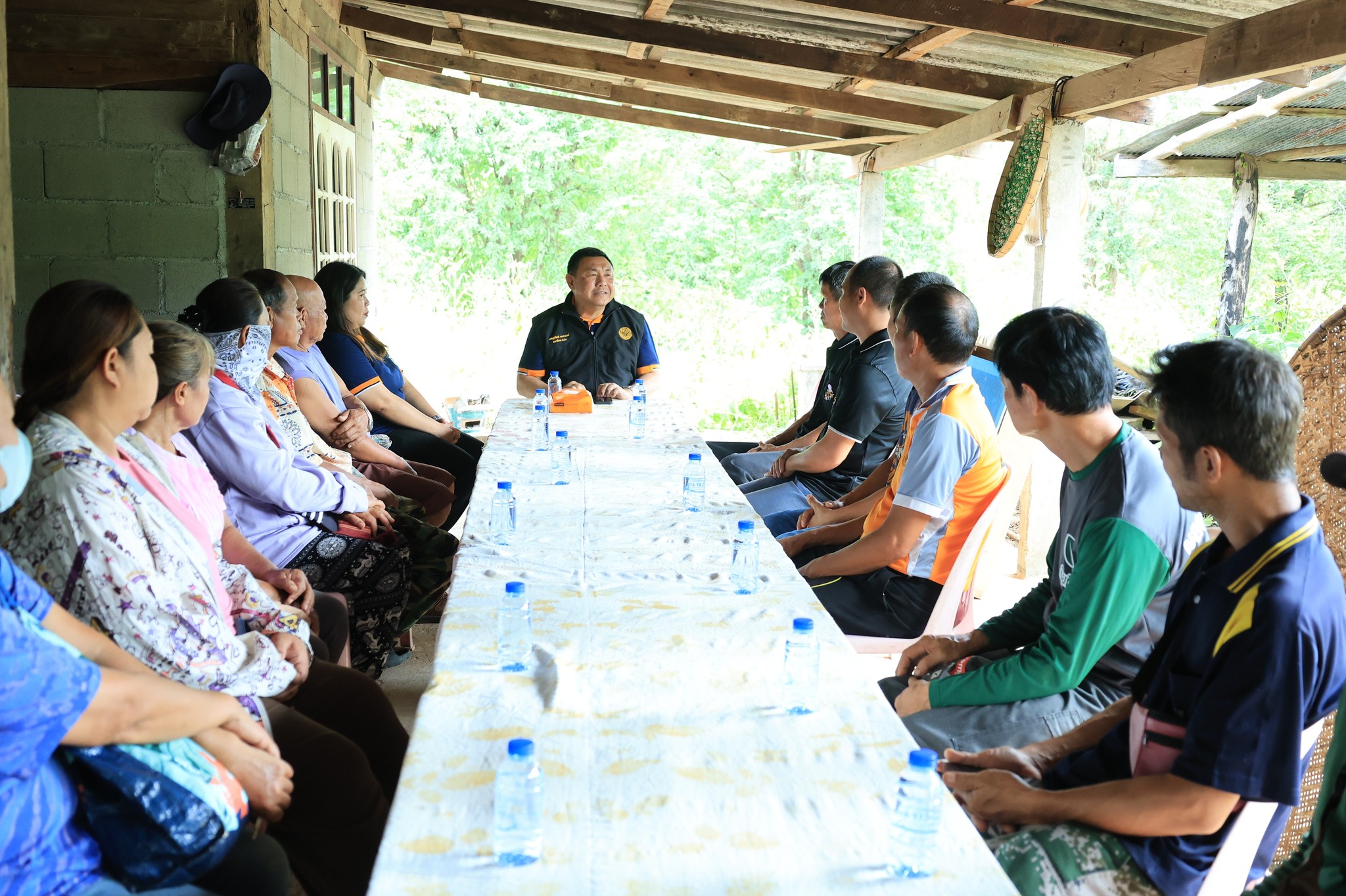 เลขาธิการ ส.ป.ก. พร้อมคณะลงพื้นที่ตรวจเยี่ยมวิสาหกิจชุมชนกลุ่มเกษตรกรโครงการปฏิรูปที่ดินพื้นที่เอกชน ตำบลพระธาตุขิงแกง อำเภอจุน จังหวัดพะเยา 5 533521975 1081698837452764 3584110105170105006 n