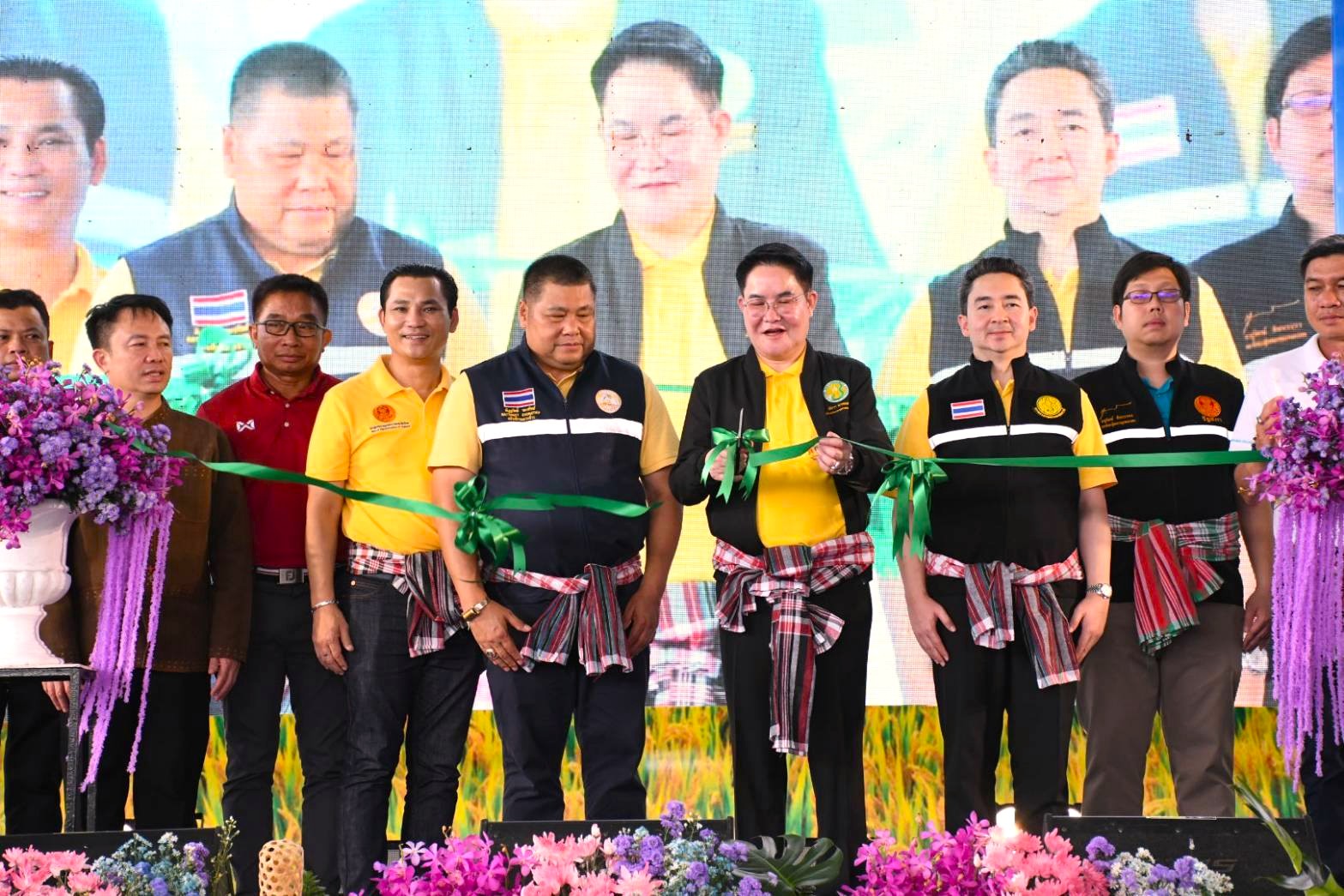 ศูนย์เมล็ดพันธุ์ข้าวพะเยา จัดเต็ม โครงการเพิ่มประสิทธิภาพการผลิตข้าวของเกษตรกรผู้ประสบอุทกภัย 8 533641921 1288627939966998 488021742372170208 n