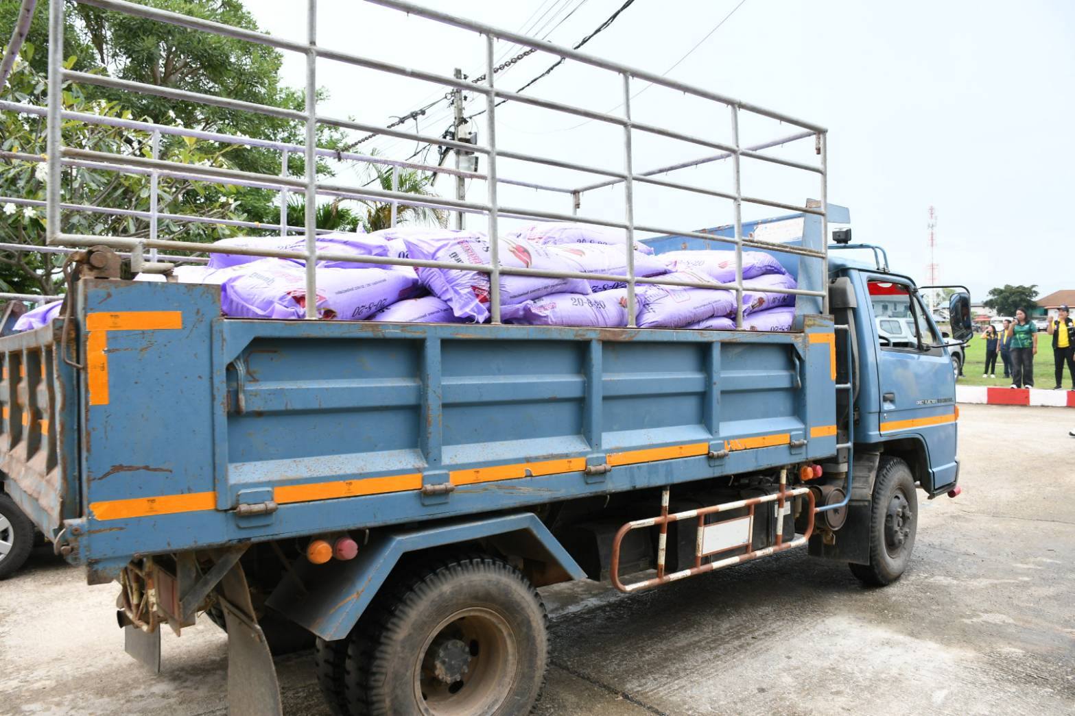 รมช.เกษตรฯ เปิดงาน- kick off แจกปัจจัยการผลิต ฟื้นฟูเกษตรกรผู้ประสบอุทกภัย จ.พะเยา 5 534581515 1288628406633618 3519309412344307485 n