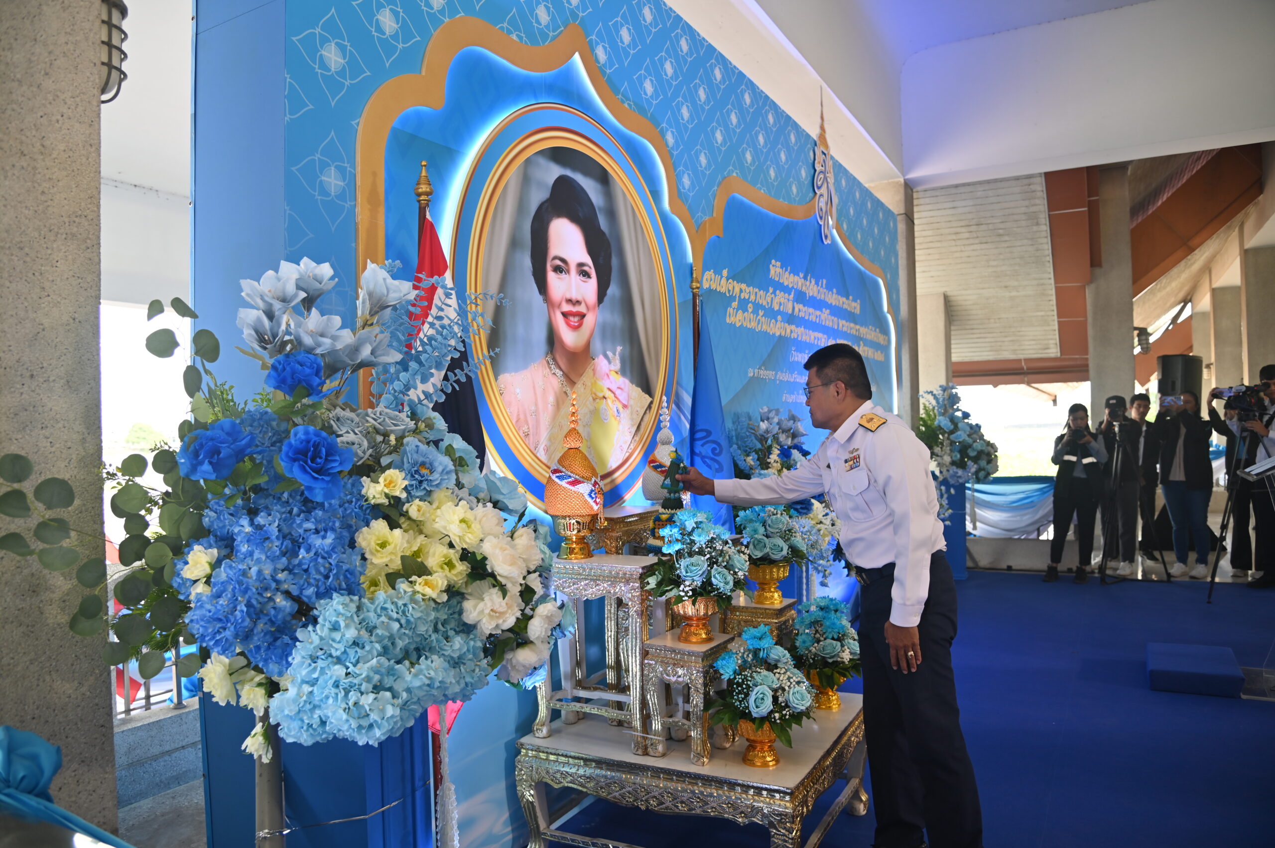 กรมประมงร่วมเฉลิมพระเกียรติ สมเด็จพระบรมราชชนนีพันปีหลวงเนื่องในโอกาสวันเฉลิมพระชนมพรรษา 93 พรรษาจัดพิธีปล่อยพันธุ์สัตว์น้ำ-กุ้งก้ามกรามคืนสู่แม่น้ำเจ้าพระยา รวมกว่า 1.32 ล้านตัว 3 558003 scaled