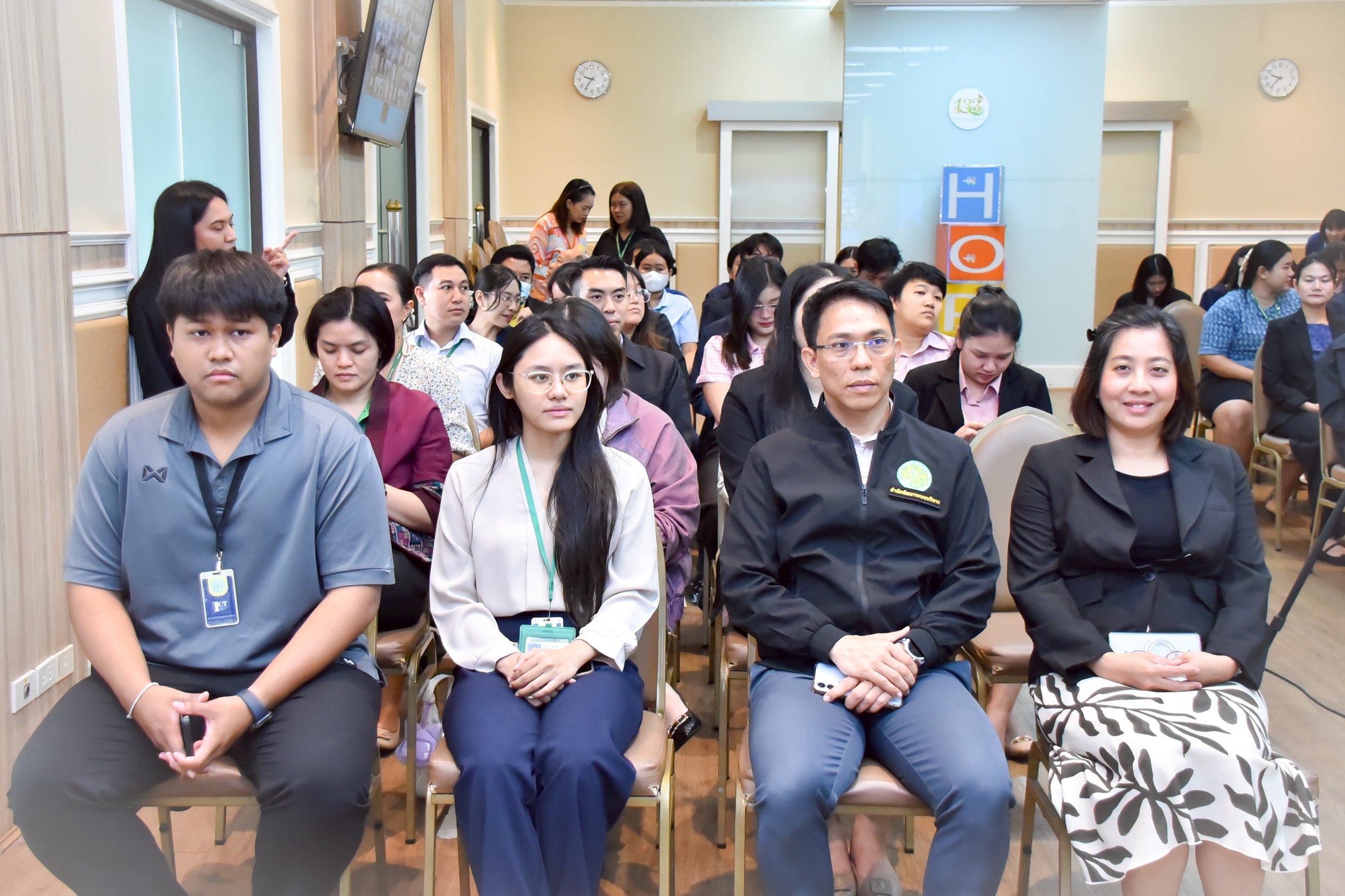 ปลัดเกษตรฯ เปิดเวทีให้คนรุ่นใหม่ร่วมแสดงแนวคิดในการพัฒนาองค์กรร่วมกันในกิจกรรม “OPSMOAC Town hall & Innovation wall” ภายใต้หัวข้อ Break a Limit : ทะลายขีดจำกัดของคน สป.กษ. 9 8 3