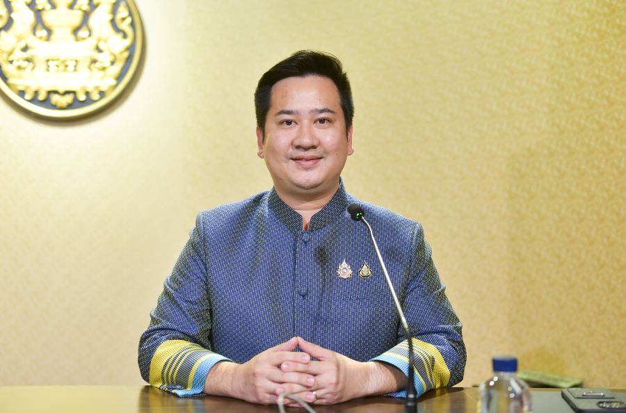 ครม.มีมติอนุมัติเงินช่วยเหลือชาวนา ไร่ละ 1,000 บาท ไม่เกินครัวเรือนละ 10 ไร่ ทั้งข้าวนาปี-นาปรัง วงเงิน 4.5 หมื่นล้านบาท ใช้เงิน ธ.ก.ส. ดำเนินการ 2 9411FD2781E6F4609296F229C4F58EBF