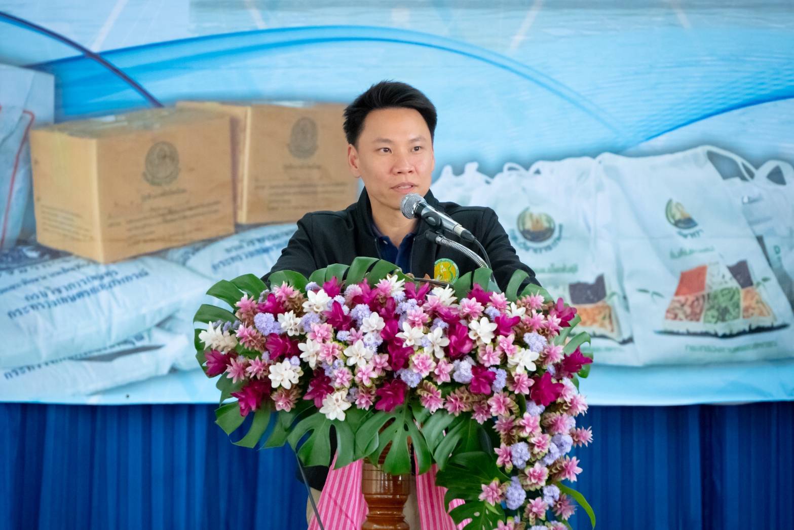 รมว.เกษตรฯ ลงพื้นที่ พะเยา ส่งมอบปัจจัยการผลิตให้กับเกษตรกรผู้ประสบภัยพิบัติ เดินหน้ายุทธศาสตร์พืชหลังนา - เกษตรคาร์บอนต่ำ ดัน “พะเยาโมเดล” ยกระดับผลผลิตถั่วเหลือง 2 965085