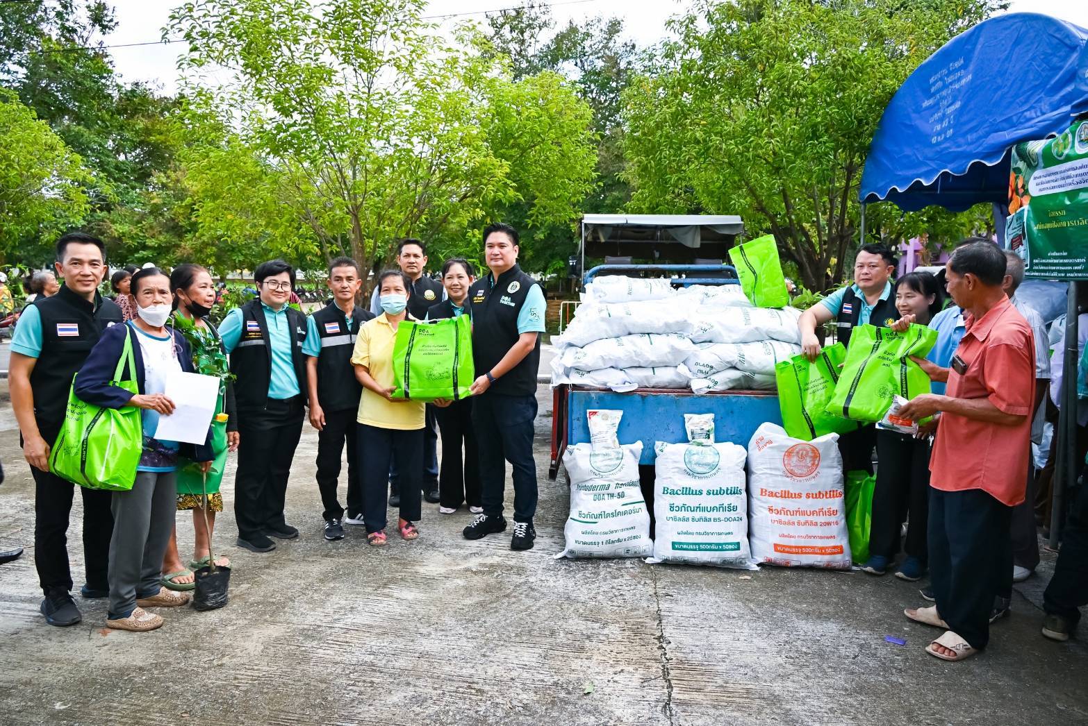 รมว.เกษตรฯ ลงพื้นที่ พะเยา ส่งมอบปัจจัยการผลิตให้กับเกษตรกรผู้ประสบภัยพิบัติ เดินหน้ายุทธศาสตร์พืชหลังนา - เกษตรคาร์บอนต่ำ ดัน “พะเยาโมเดล” ยกระดับผลผลิตถั่วเหลือง 6 965093