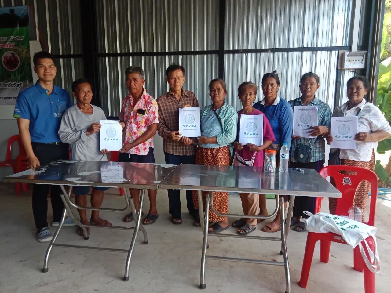 แปลงใหญ่หอมแดงบ้านโปร่งมีชัย จ.ชัยภูมิ ผลิตหอมแดงคุณภาพ สร้างรายได้เสริมให้เกษตรกรในพื้นที่ 3 LINE ALBUM หอมแดง 250814 2 0