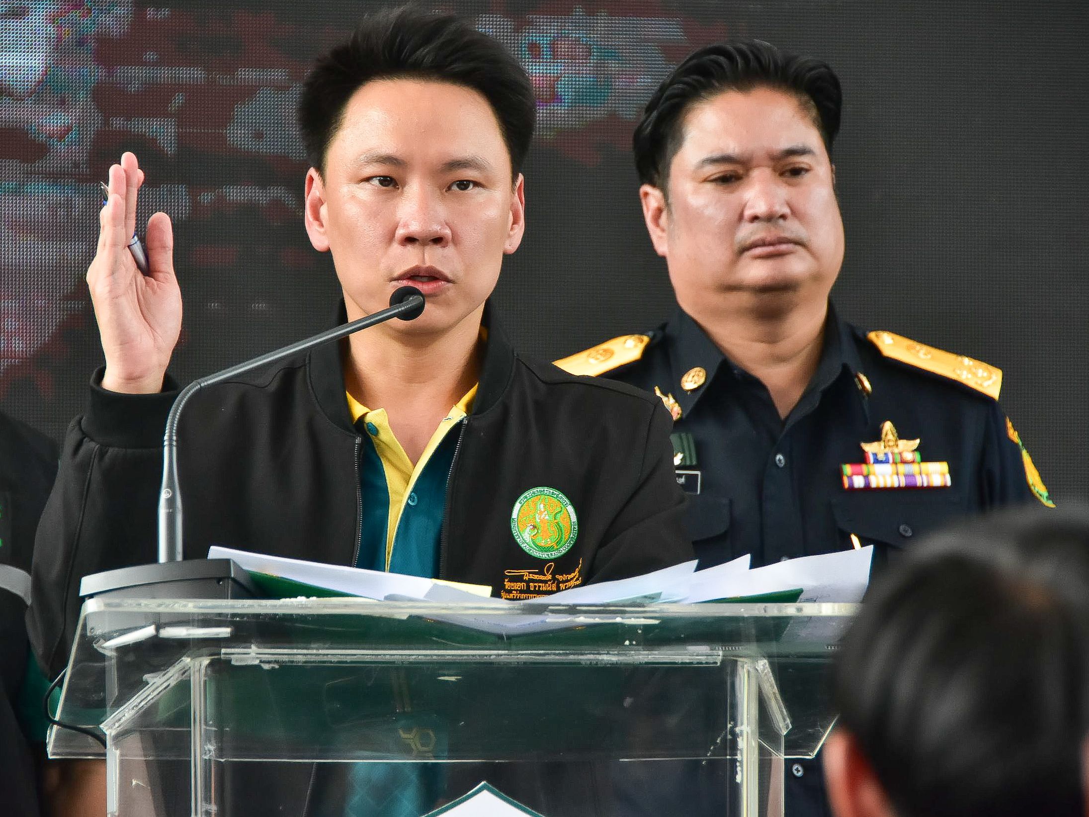 อรรถกร–อัครา เปิดศึก กวาดล้างสินค้าเกษตรเถื่อน ประกาศไม่ผ่อนปรน เตือนโจรหยุดเอาเปรียบ ก่อนจะเจอโทษหนัก พร้อมปล่อยหน่วยพญานาคราช ลุยทั่วประเทศ ปกป้องเกษตรกรกว่า 30 ล้านคน 2 S 12583046