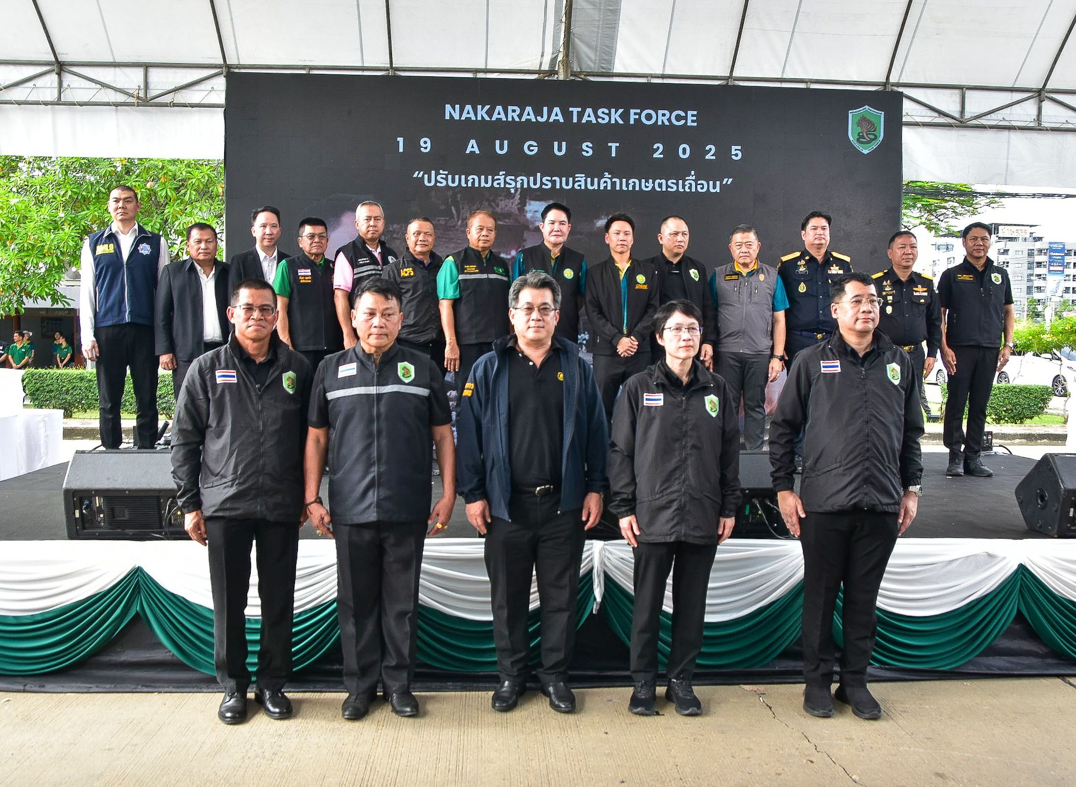 อรรถกร–อัครา เปิดศึก กวาดล้างสินค้าเกษตรเถื่อน ประกาศไม่ผ่อนปรน เตือนโจรหยุดเอาเปรียบ ก่อนจะเจอโทษหนัก พร้อมปล่อยหน่วยพญานาคราช ลุยทั่วประเทศ ปกป้องเกษตรกรกว่า 30 ล้านคน 6 S 12583061