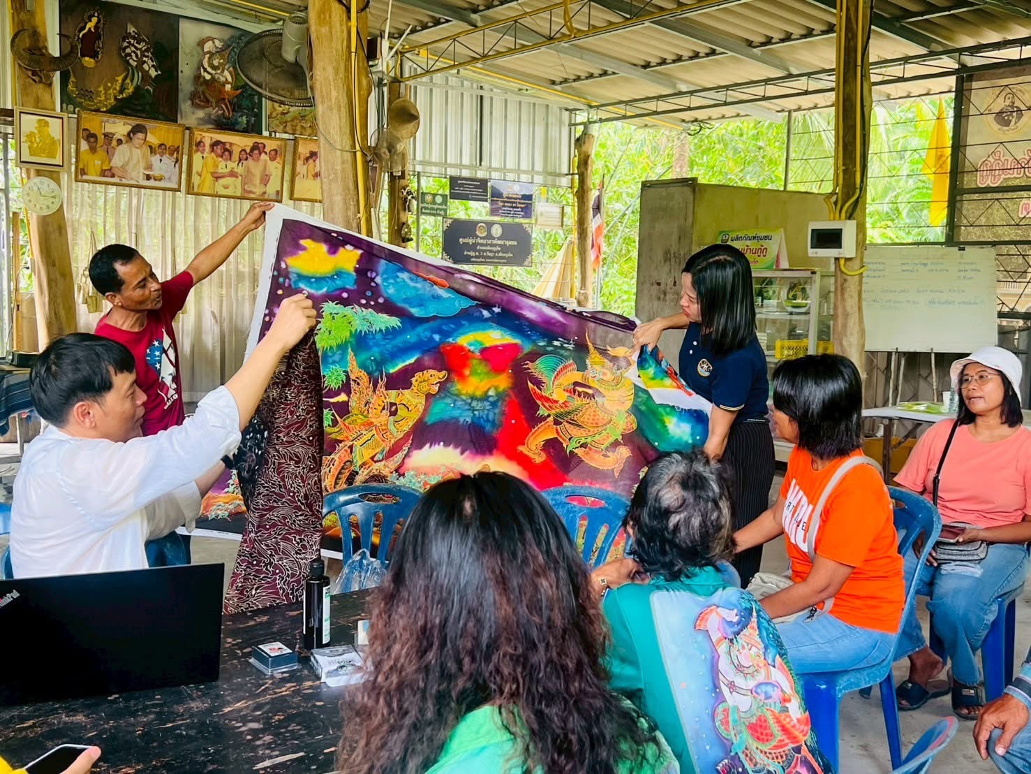 กรมส่งเสริมสหกรณ์ เดินหน้าโครงการพัฒนาผลิตภัณฑ์ชุมชนของสถาบันเกษตรกรและสมาชิก มุ่งพัฒนาผลิตภัณฑ์ชุมชนทั่วประเทศ สร้างมูลค่าเพิ่ม ยกระดับมาตรฐานสินค้าและขยายโอกาสสู่ตลาดในและต่างประเทศ 8 S 135487551