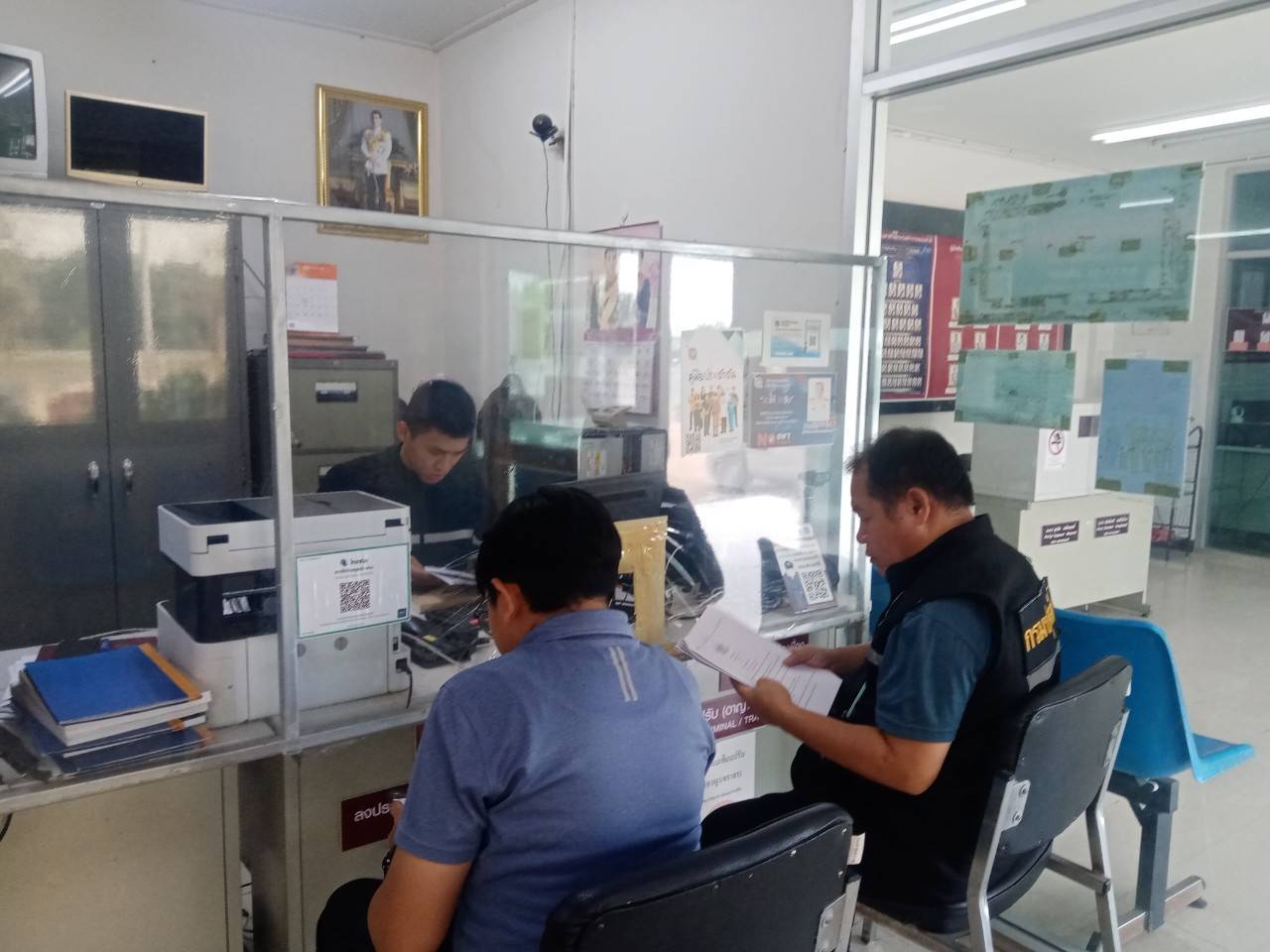 ปศุสัตว์ลุยตรวจจับแหล่งขายอาหารสัตว์เถื่อนในสุโขทัย ผิดหลายข้อหา 12 S 15147064