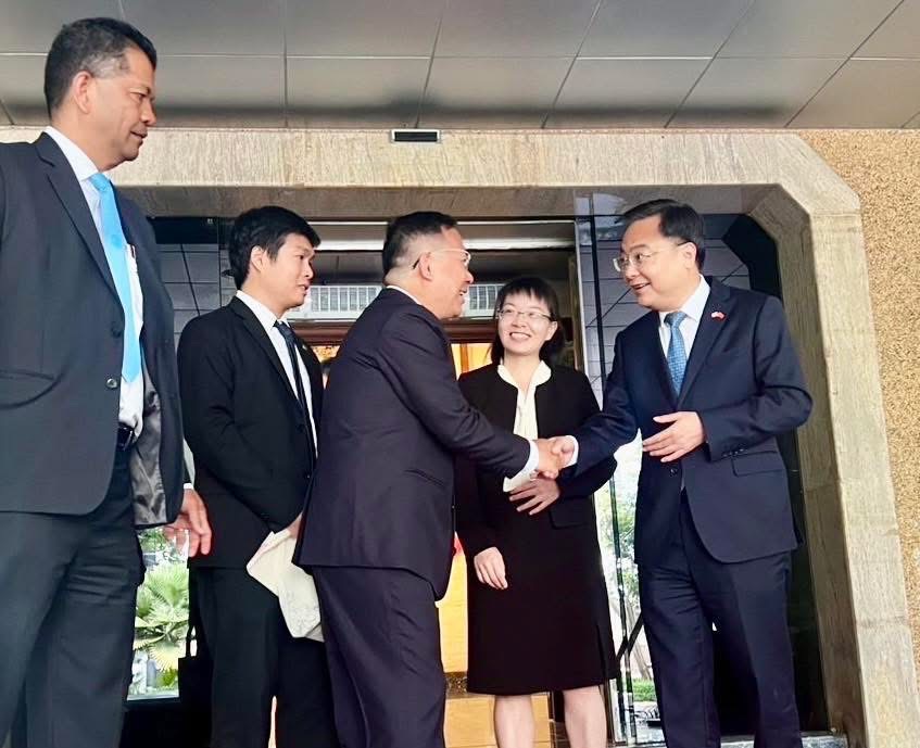 อธิบดีกรมปศุสัตว์ เข้าเยี่ยมคารวะ เอกอัครราชทูตสาธารณรัฐประชาชนจีนประจำประเทศไทย ในโอกาสเข้ารับตำแหน่งใหม่ สานสัมพันธ์ไทย-จีน ด้านปศุสัตว์ 6 S 16121891