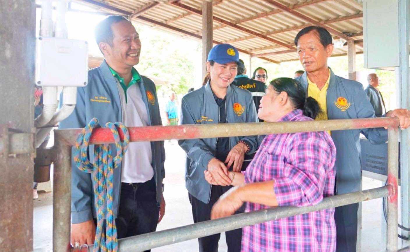 เสริมศักยภาพโคนมไทย - คณะอนุกรรมาธิการวุฒิสภาร่วมกรมปศุสัตว์ ลงพื้นที่ศึกษาดูงานการเลี้ยงโคนมครบวงจรในพื้นที่ภาคตะวันตก 5 S 16293896