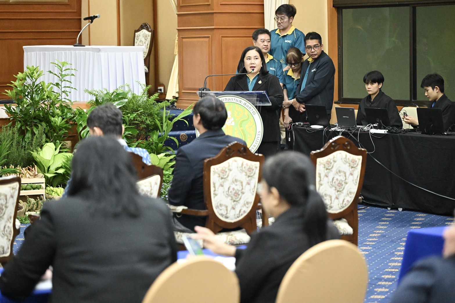 ก.เกษตรฯ เดินหน้ายกระดับการผลิตสมุนไพรคุณภาพ เชื่อมโยงฐานข้อมูลสมุนไพร หนุนการผลิต-แปรรูปสู่มาตรฐานสากล ขยายพื้นที่ 45 จังหวัดทั่วประเทศ 8 S 20586526