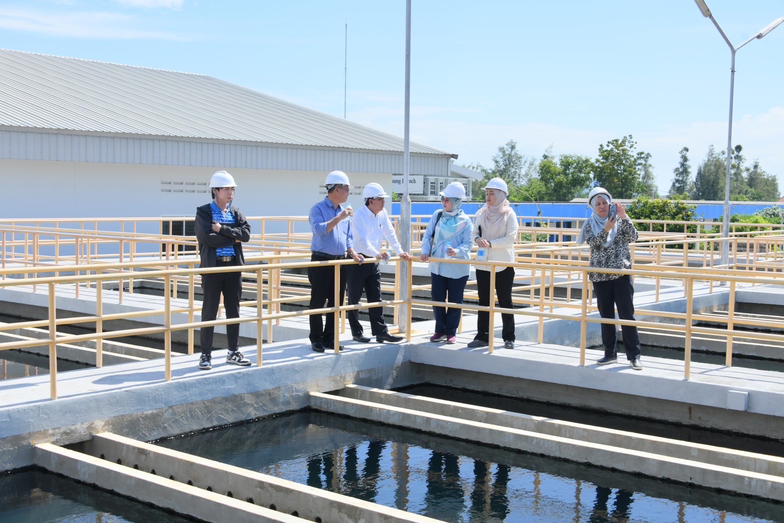 2 กรมชลประทานไทย–มาเลเซีย ผนึกกำลังเดินหน้าปรับปรุงปากแม่น้ำโก-ลก เสริมความร่วมมือบริหารจัดการน้ำข้ามพรมแดน 9 S 2801816