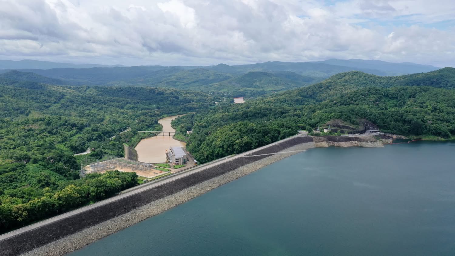 เขื่อนสิริกิติ์ช่วยรับมวลน้ำจากภาคเหนือ บรรเทาน้ำหลากตอนล่าง ชป.- กฟผ. บริหารน้ำเชิงรุกรองรับฝนล่วงหน้า 3 S 2924551