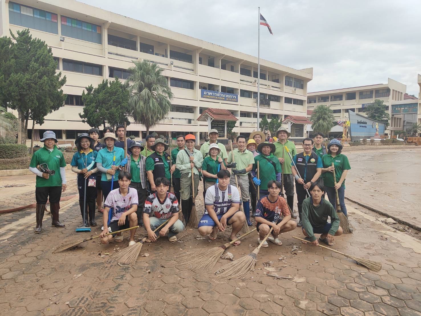 กระทรวงเกษตรฯ ขานรับนโยบาย รมช.อัครา รวมพลังเจ้าหน้าที่ในสังกัดกระทรวงเกษตรฯ เร่งฟื้นฟูพื้นที่จังหวัดน่านหลังพายุโซนร้อน S 40763398