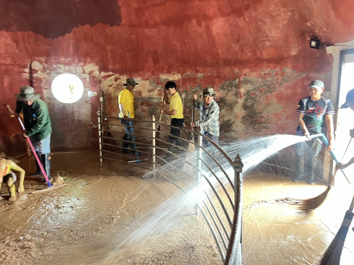 กระทรวงเกษตรฯ ขานรับนโยบาย รมช.อัครา รวมพลังเจ้าหน้าที่ในสังกัดกระทรวงเกษตรฯ เร่งฟื้นฟูพื้นที่จังหวัดน่านหลังพายุโซนร้อน S 40763407