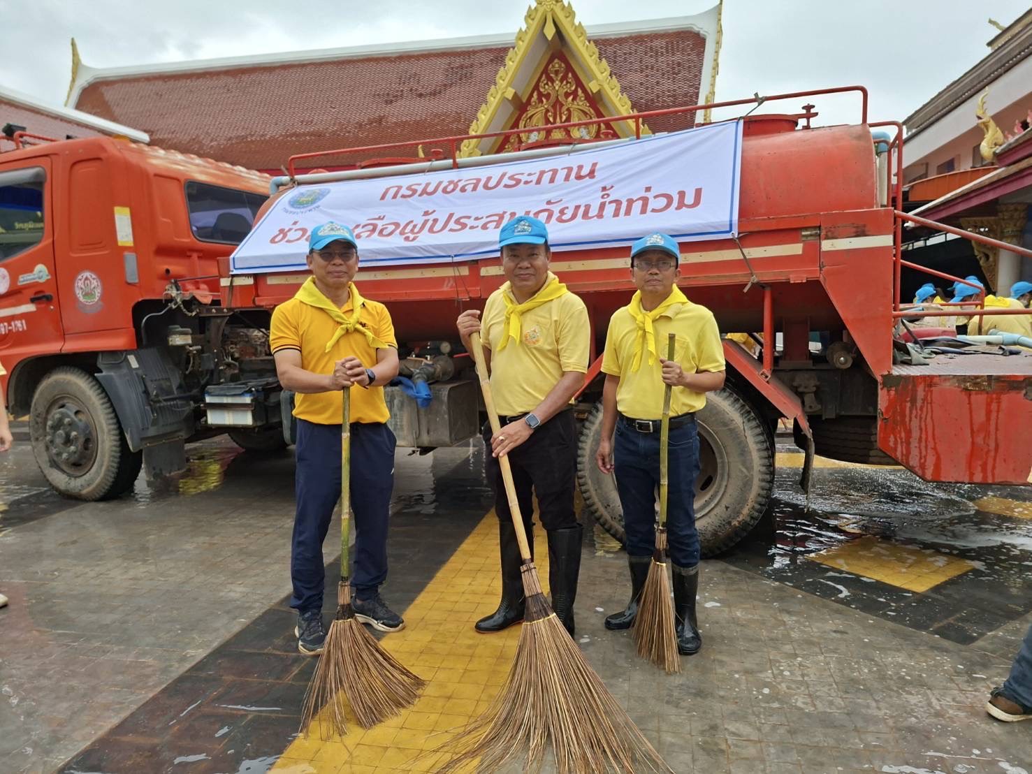 กระทรวงเกษตรฯ ขานรับนโยบาย รมช.อัครา รวมพลังเจ้าหน้าที่ในสังกัดกระทรวงเกษตรฯ เร่งฟื้นฟูพื้นที่จังหวัดน่านหลังพายุโซนร้อน S 40763410