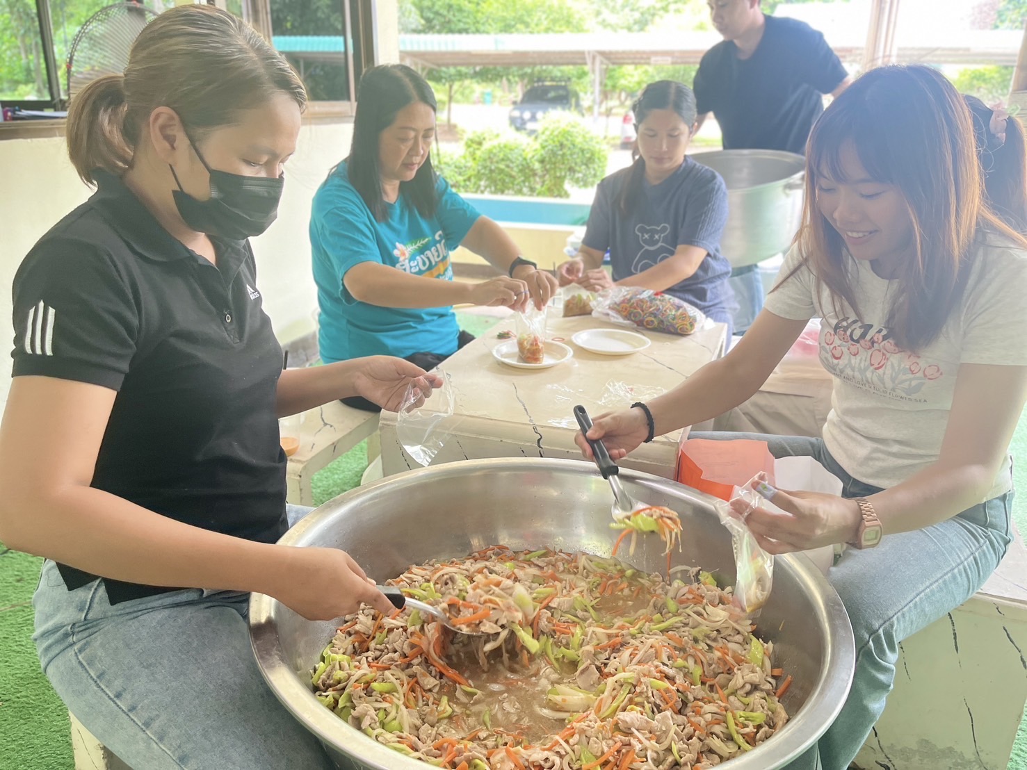 กระทรวงเกษตรฯ ขานรับนโยบาย รมช.อัครา รวมพลังเจ้าหน้าที่ในสังกัดกระทรวงเกษตรฯ เร่งฟื้นฟูพื้นที่จังหวัดน่านหลังพายุโซนร้อน S 40763413