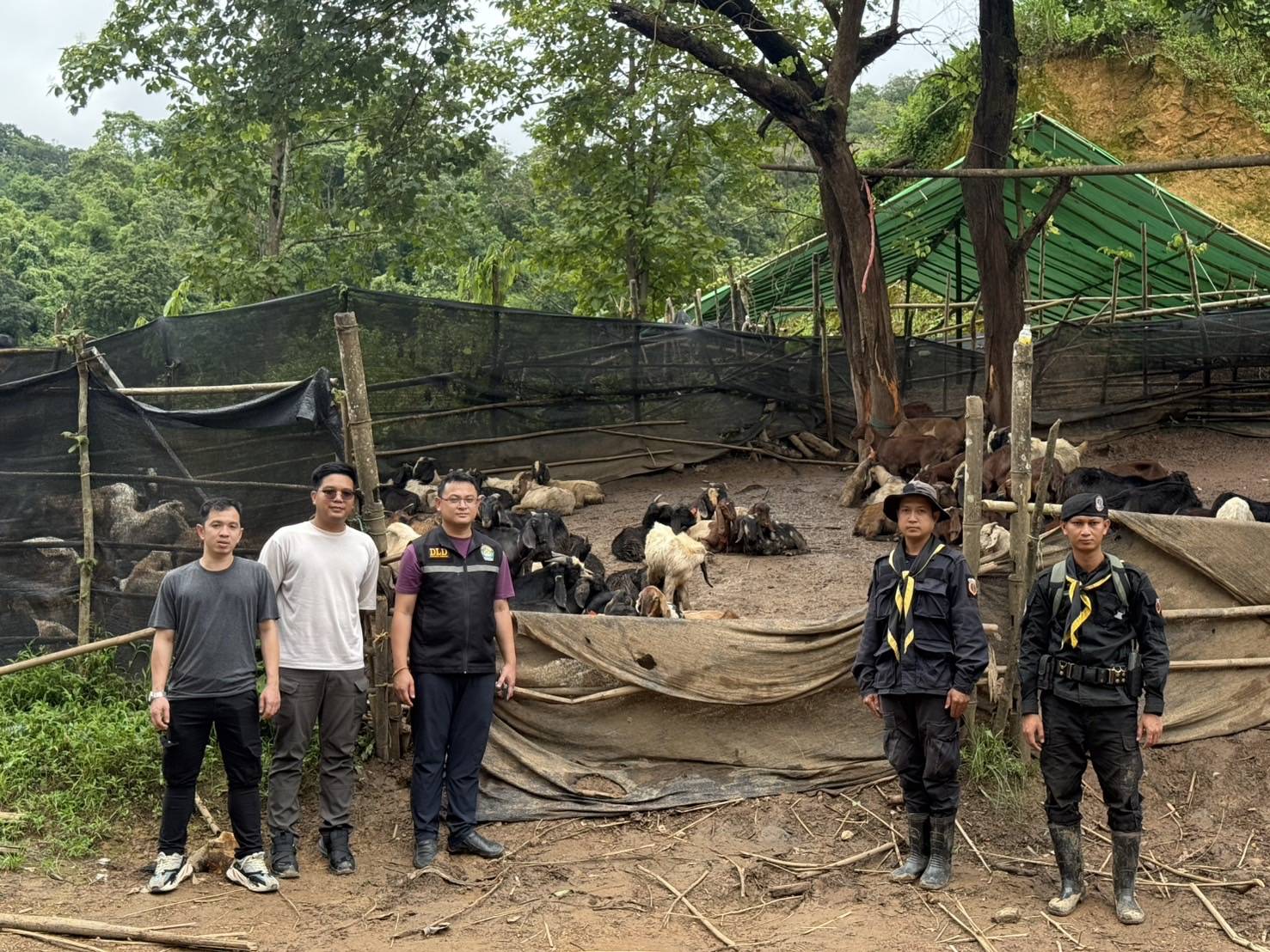 “ฉก.พญานาคราช” ตรวจยึดแพะเถื่อนในพื้นที่จังหวัดตาก 10 S 50970685