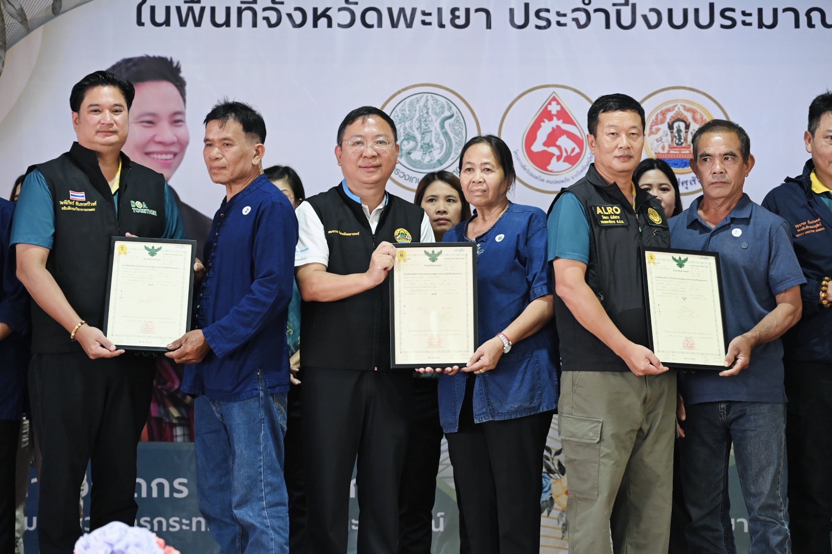 กรมปศุสัตว์เดินหน้าขับเคลื่อนโครงการเร่งรัดทำหมันสุนัข–แมว คุมโรคพิษสุนัขบ้าในพื้นที่เสี่ยง จ.พะเยา ตามนโยบายของ รมว.อรรถกร เพื่อ S 6242411