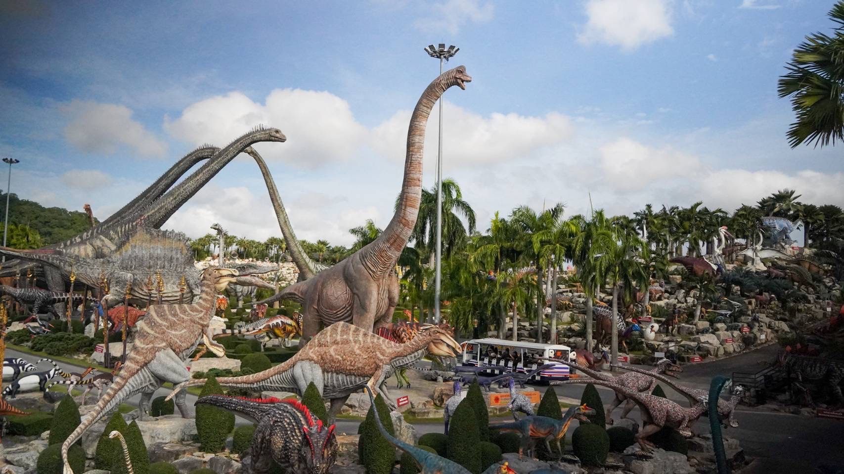 “รักแม่…พาแม่เที่ยว” สวนนงนุชพัทยามอบของขวัญวันแม่ เปิดให้คุณแม่เข้าฟรี 12 สิงหาคมนี้ วันเดียวเท่านั้น 2 S 6727057