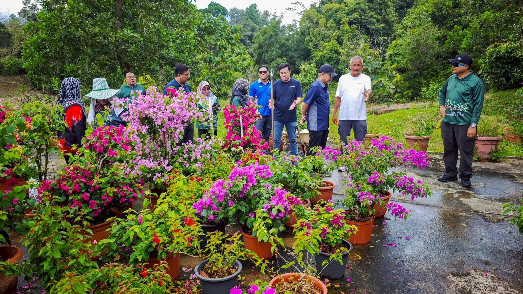 รัฐบาลบรูไนดารุสซาลาม เชิญคณะผู้แทนจากสวนนงนุชพัทยาประเทศไทย ร่วมเป็นที่ปรึกษาในการพัฒนาภูมิทัศน์และพื้นที่สีเขียวของประเทศ 8 S 7153395