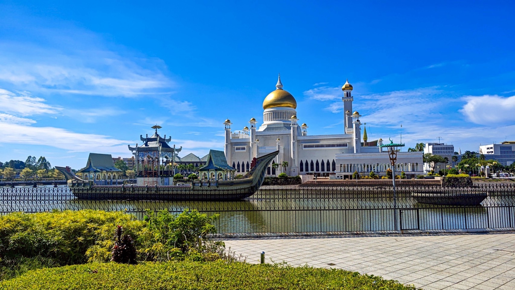 รัฐบาลบรูไนดารุสซาลาม เชิญคณะผู้แทนจากสวนนงนุชพัทยาประเทศไทย ร่วมเป็นที่ปรึกษาในการพัฒนาภูมิทัศน์และพื้นที่สีเขียวของประเทศ 11 S 7153473