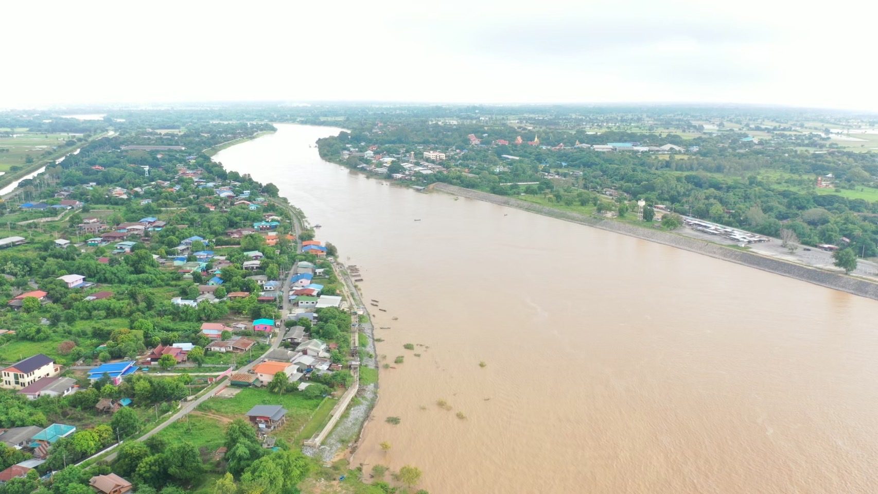 กรมชลประทาน เฝ้าระวังพายุ คาจิกิ บริหารจัดการน้ำสอดคล้องสถานการณ์ ลดผลกระทบให้ได้มากที่สุด 2 S 8568904