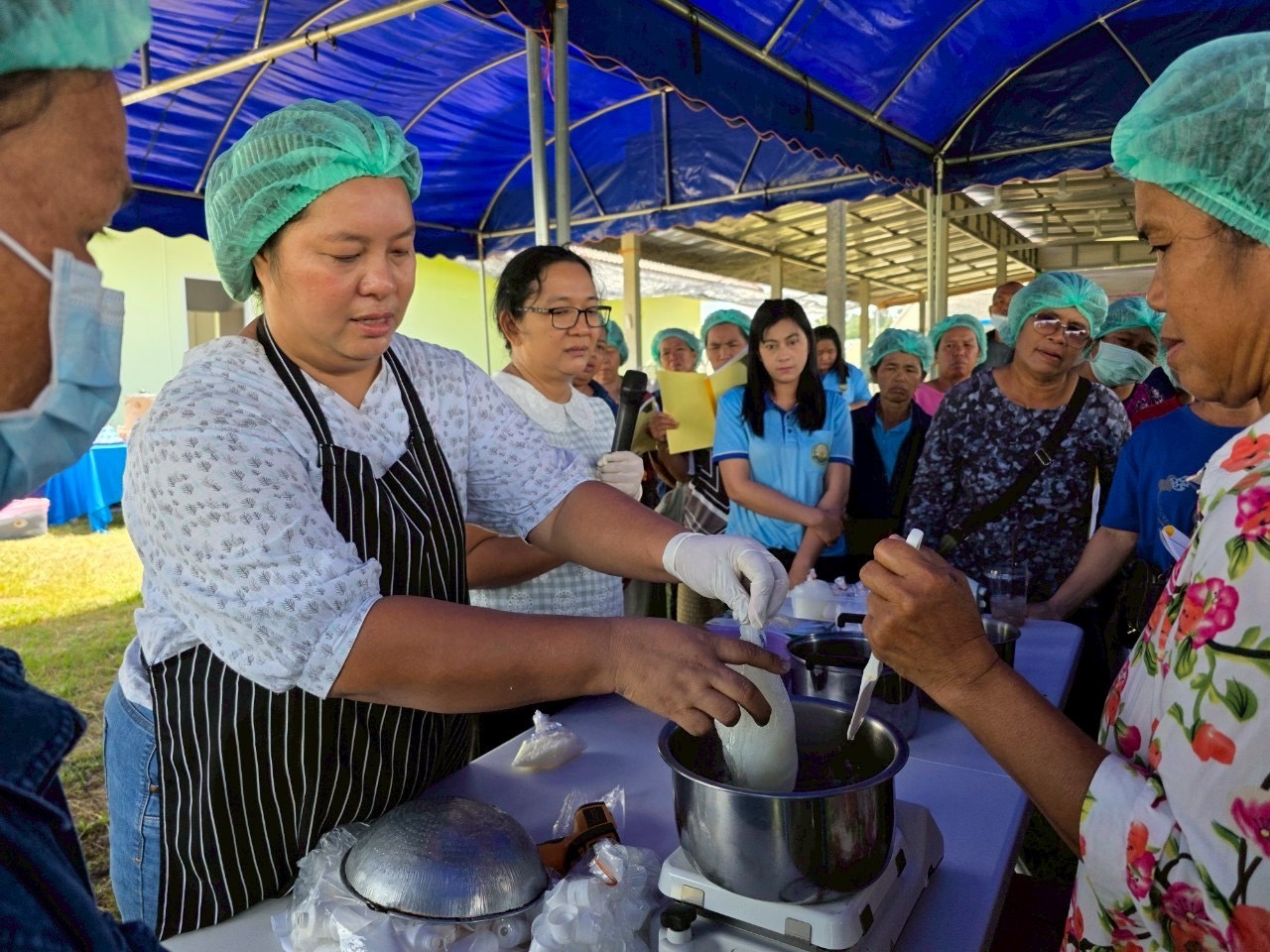 กรมวิชาการเกษตรหนุนเกษตรกรบ้านจานลาน พัฒนาผลิตภัณฑ์จากพริก สู่การผลิตเชิงพาณิชย์ เสริมแกร่งเศรษฐกิจชุมชน 4 S 9027594