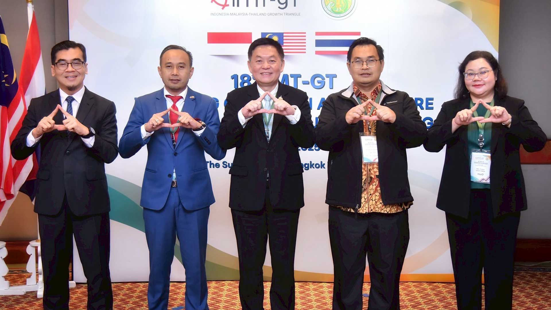 รองปลัดเกษตรฯเป็นประธานการประชุมคณะทำงานสาขาการเกษตรและอุตสาหกรรมเกษตรครั้งที่ 18 มุ่งเน้นเกษตรยั่งยืน หนุนความมั่นคงทางอาหาร ขับเคลื่อนการเติบโตทางเศรษฐกิจ สานความร่วมมือด้านเกษตรในอนุภูมิภาค IMT-GT 1 การประชุมคณะทำงาน3