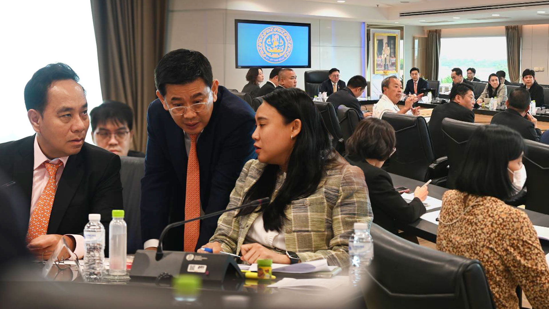 “จตุพร” เผย นบขพ. เห็นชอบหลักการราคารับซื้อข้าวโพดเลี้ยงสัตว์ สดชื้น 30% กก.ละ 7.05 บาท แห้งชื้น 14.5% กก.ละ 9.80 บาท เตรียมออกประกาศบังคับใช้ถึง 31 ก.ค. 2569 1 นบขพ2