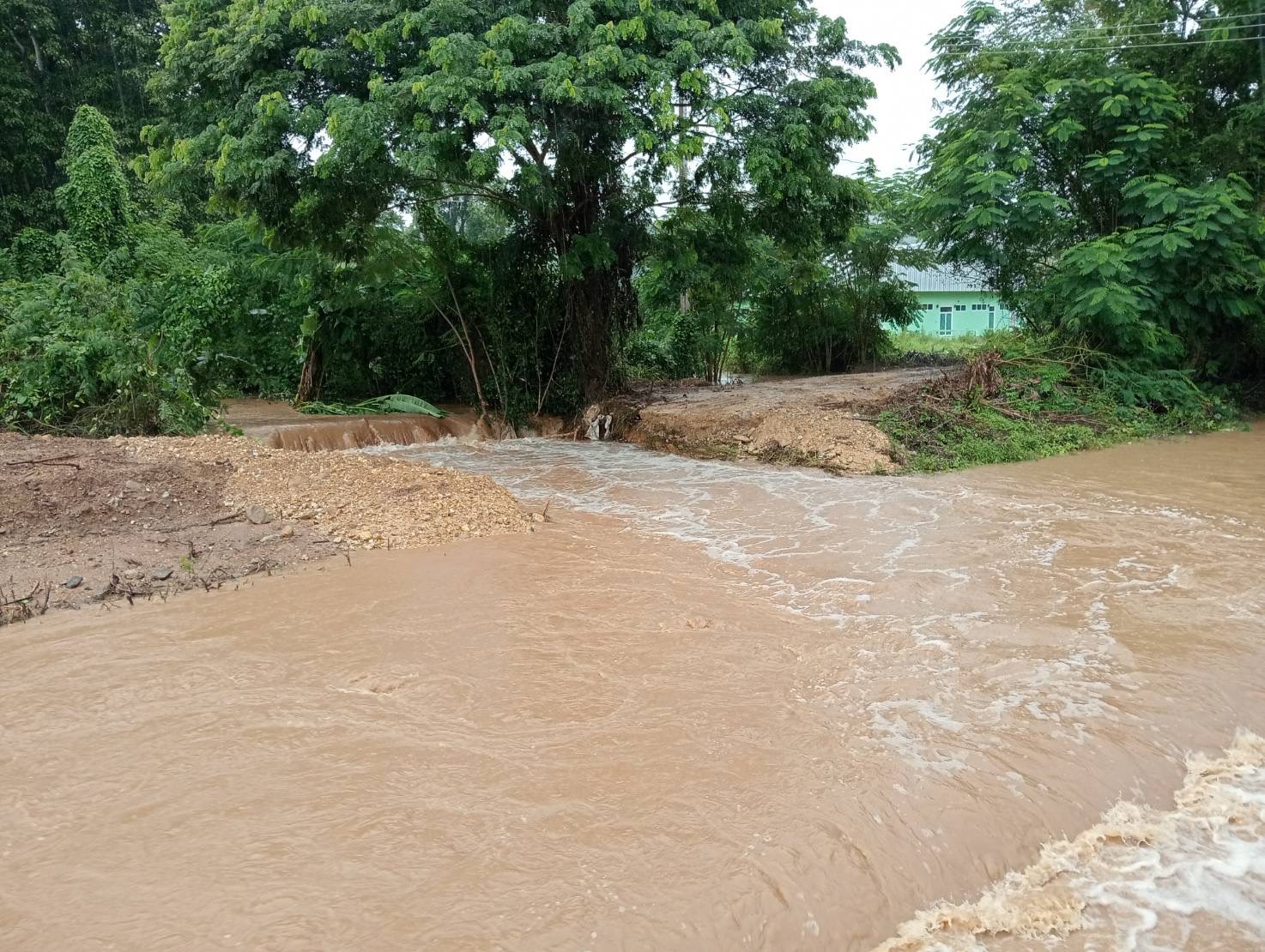 กรมชลฯ ระดมกำลังรับมือฝนเหนือ–น้ำหลาก หลัง “คาจิกิ” สลายตัว 4 ภาพชป3