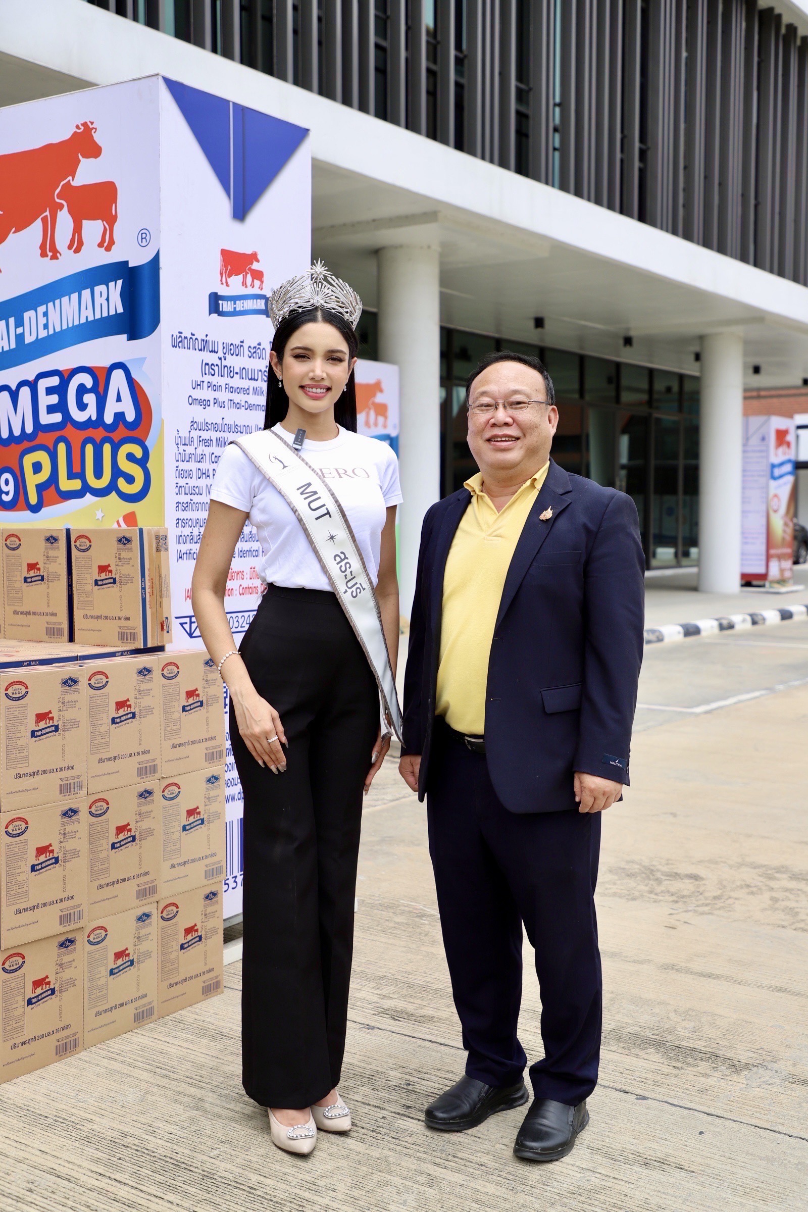 อ.ส.ค. เดินหน้าภารกิจ “นมไทย-เดนมาร์ค ช่วยเหลือชายแดนไทย-กัมพูชา” ส่งมอบนมยูเอชที 99,999 กล่อง บรรเทาทุกข์ผู้ประสบภัย 3 ภาพอสค2 0