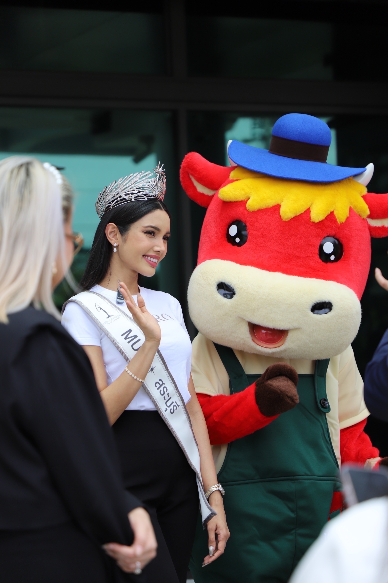 อ.ส.ค. เดินหน้าภารกิจ “นมไทย-เดนมาร์ค ช่วยเหลือชายแดนไทย-กัมพูชา” ส่งมอบนมยูเอชที 99,999 กล่อง บรรเทาทุกข์ผู้ประสบภัย 4 ภาพอสค3 0