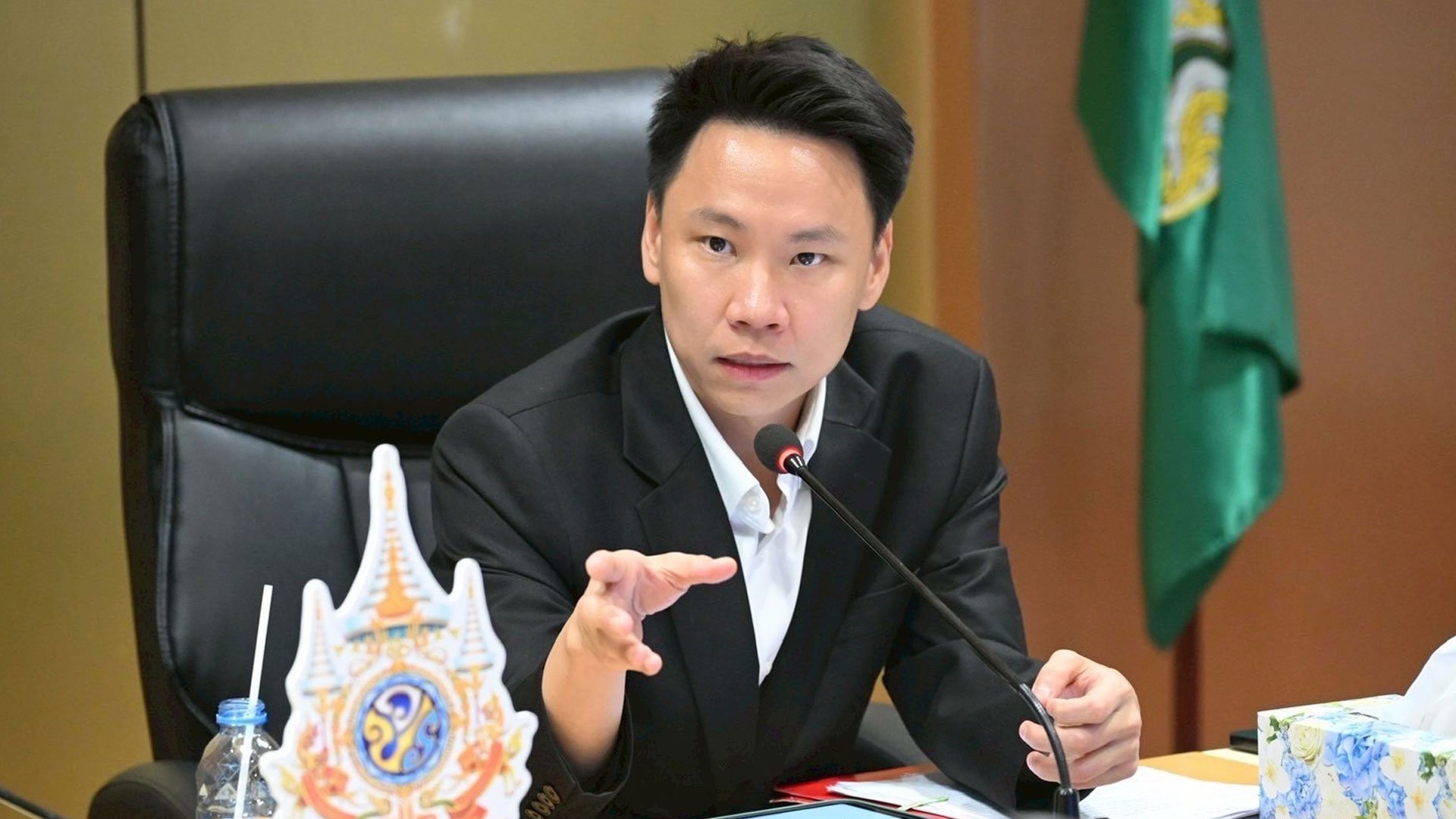 รมว.อรรถกร เผย ระดมกำลังเฝ้าน้ำ 24 ชม.รับมือ“พายุคาจิกิ”กำชับ กรมชลฯ พร่องน้ำเขื่อน ระบายน้ำให้เป็นระบบ แจ้งข่าวประชาชนลดความเสียหายพื้นที่ท้ายน้ำและพื้นที่การเกษตร” 1 ระดมกำลังเฝ้าน้ำ 24 ชม2