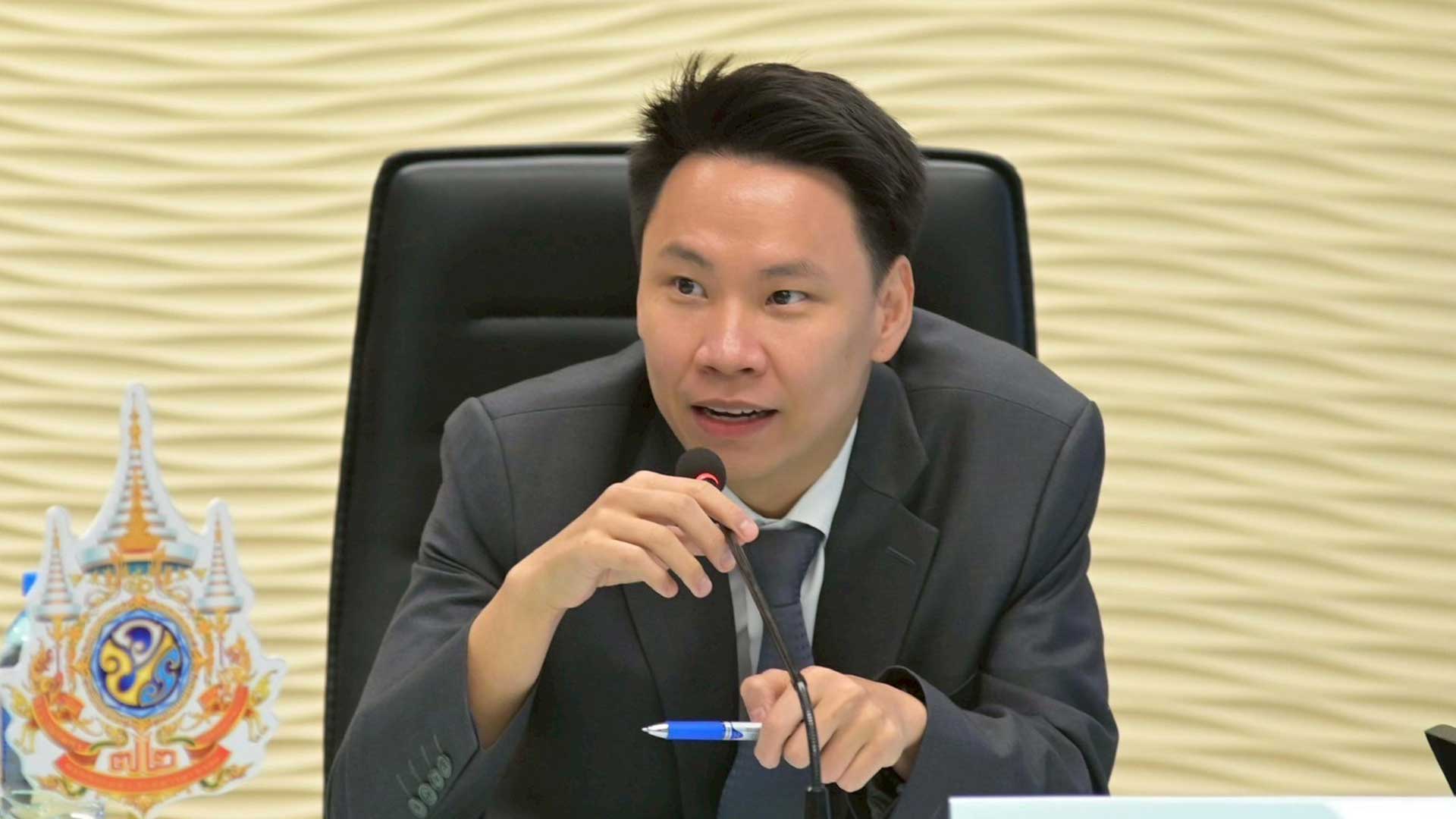 “อรรถกร”สั่งหน่วยงานในสังกัดดูแลและทำความเข้าใจกับเกษตรกร ในพื้นที่ชายแดนไทย-กัมพูชา หลังเกษตรกรนำ โค และกระบือ ออกมาจำหน่ายเพื่อเตรียมอพยพ เนื่องจากกังวลจะเกิดเหตุปะทะรอบที่ 2 1 อรรถกร3