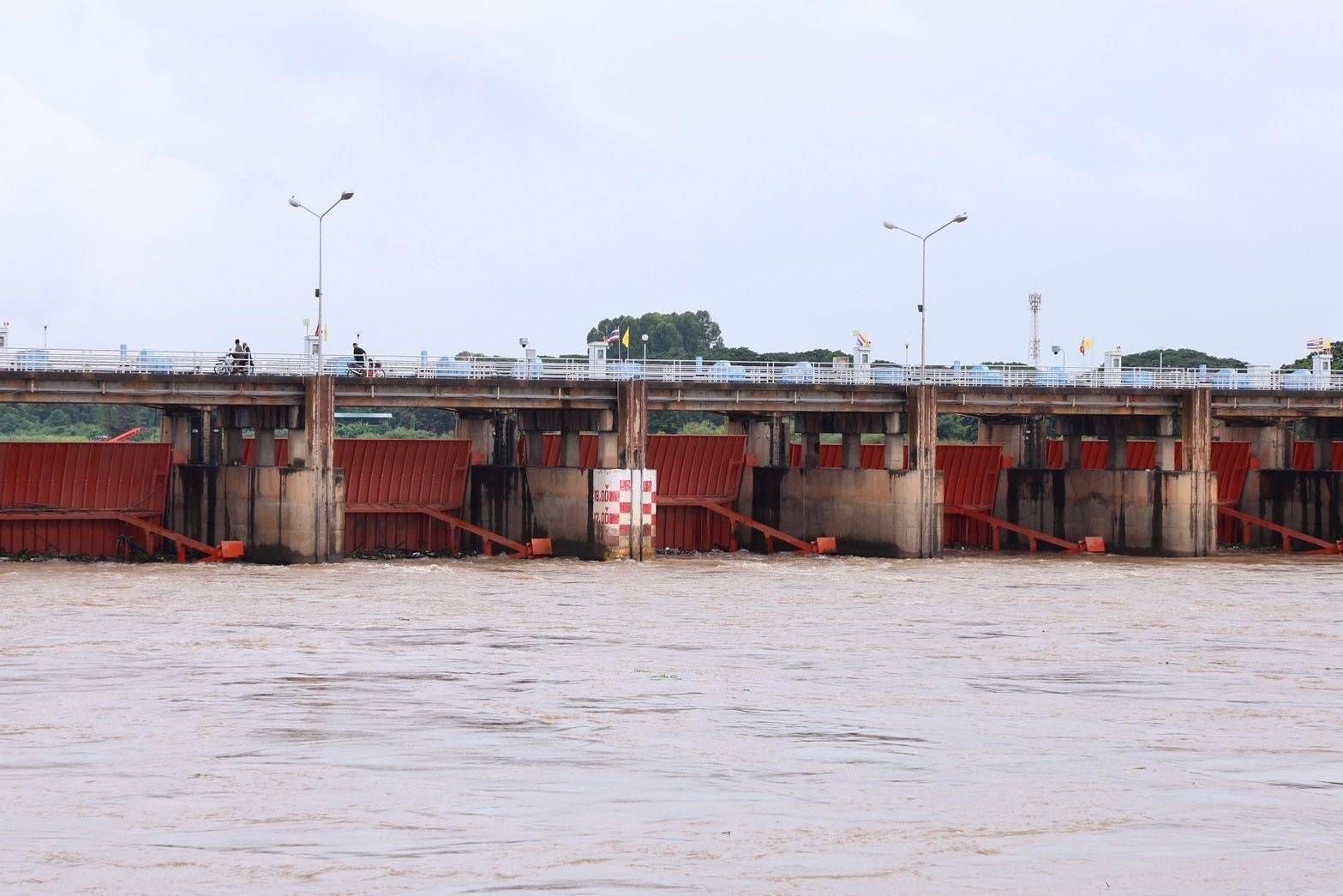 เขื่อนพระรามหก “ธงแดง” ระดับน้ำเกณฑ์วิกฤต 8 1086816