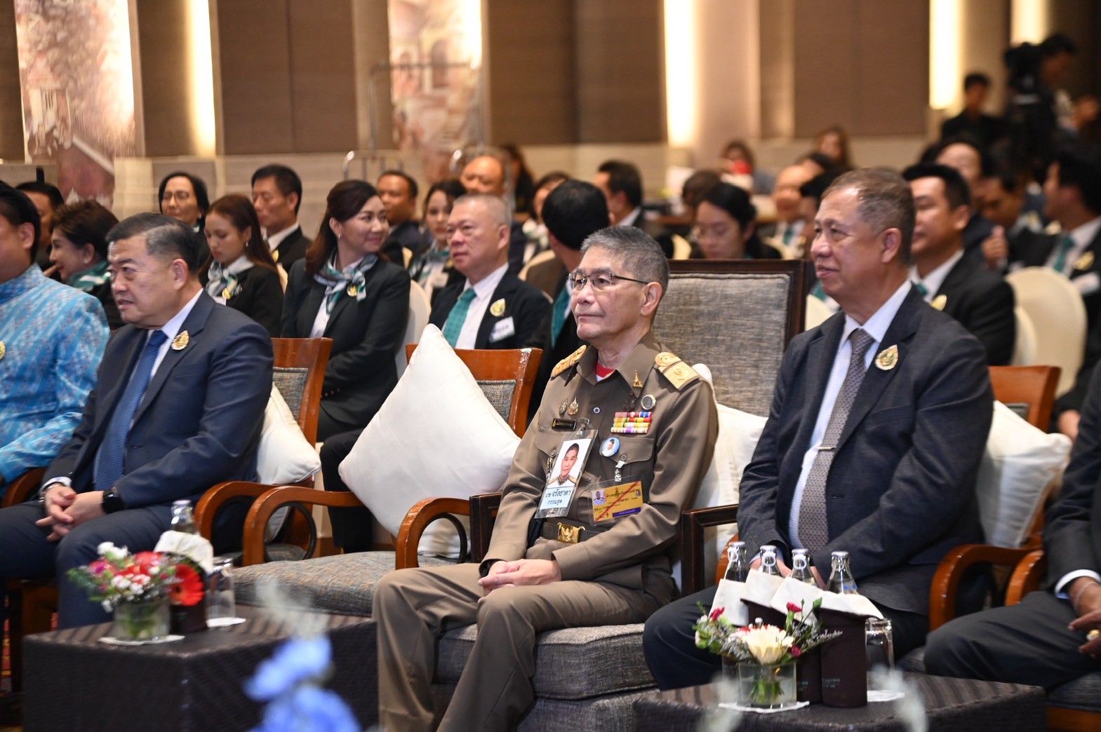 รมว.อรรถกร ร่วมแสดงความยินดีแก่ผู้สำเร็จหลักสูตร วกส. รุ่นที่ 6 พร้อมฝากความหวังในการพัฒนาภาคการเกษตรของไทย ให้เห็นเป็นรูปธรรมและเป็นที่ประจักษ์ในอนาคต 8 1338191