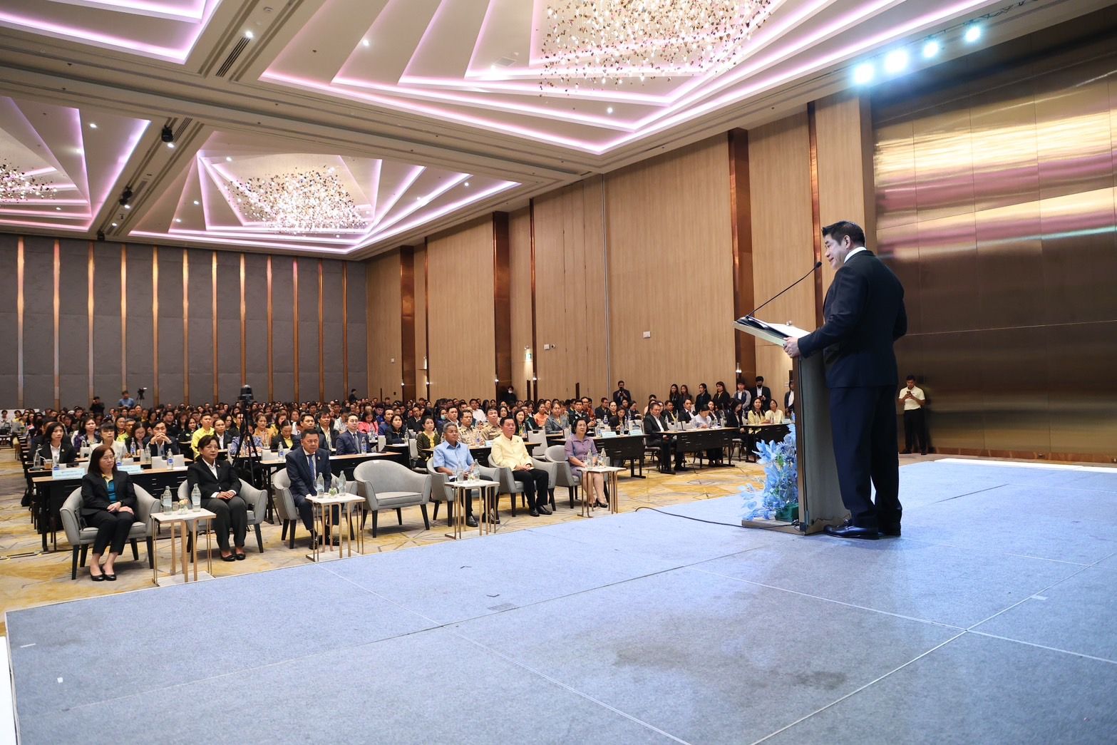 รองนายกฯ และ รมว.กษ. 1350869