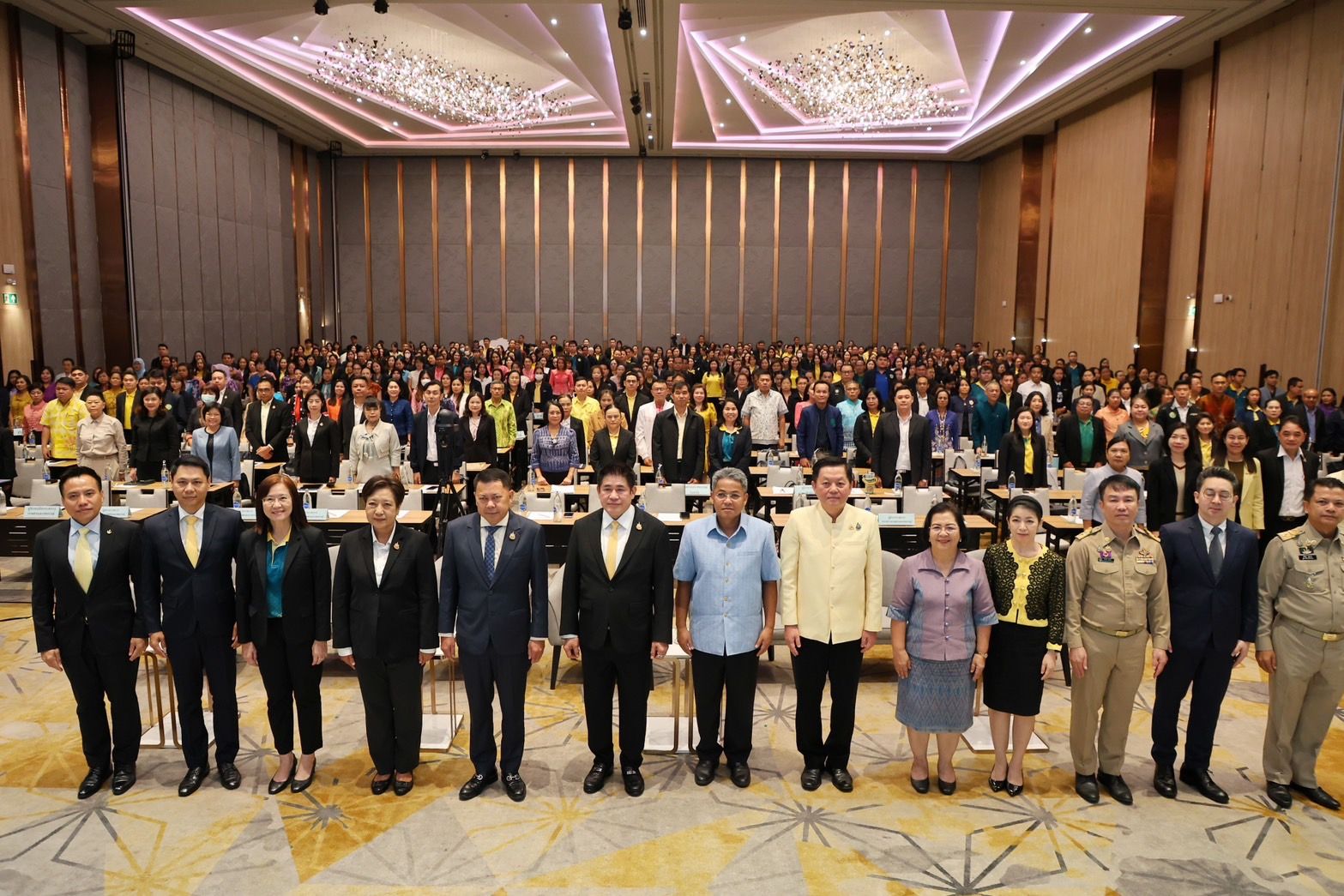 รองนายกฯ และ รมว.กษ. 1350906