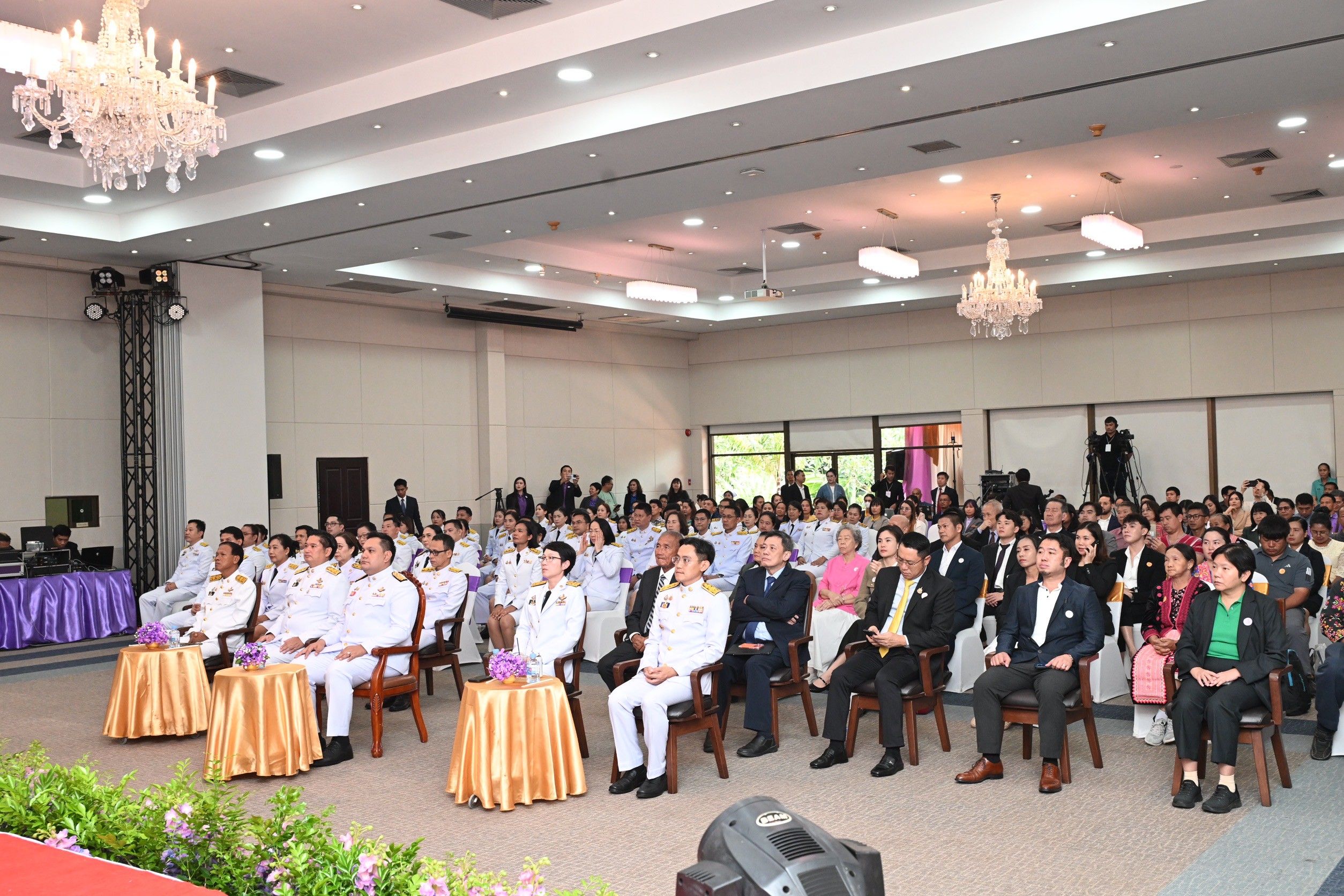 รมช.เกษตรฯ มอบถ้วยรางวัลพระราชทานจากสมเด็จพระกนิษฐาธิราชเจ้า กรมสมเด็จพระเทพรัตนราชสุดาฯ สยามบรมราชกุมารี แก่ผู้ชนะการประกวดสุดยอดกาแฟไทย ปี 2568 6 1358263