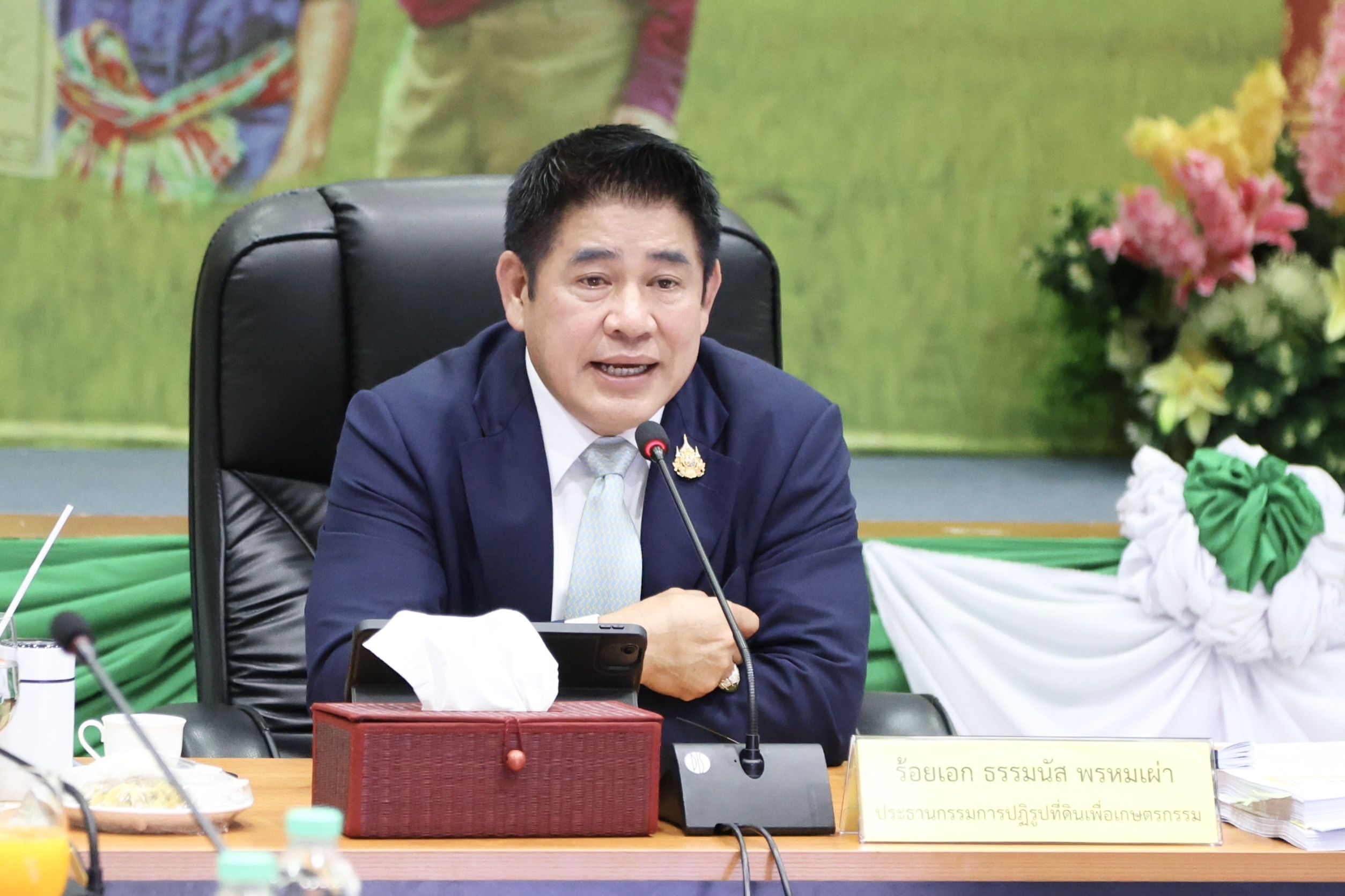 รมว.ธรรมนัส ถก ประชุม คปก. อนุมัติการใช้ประโยชน์ที่ดิน ส.ป.ก. หนุนการพัฒนาคุณภาพชีวิตประชาชน เดินหน้าปราบปรามการใช้ครอบครองที่ดินผิดกฎหมาย เผยเตรียมหารือ ก.พาณิชย์ ขยายตลาดสินค้าเกษตร 2 1360766