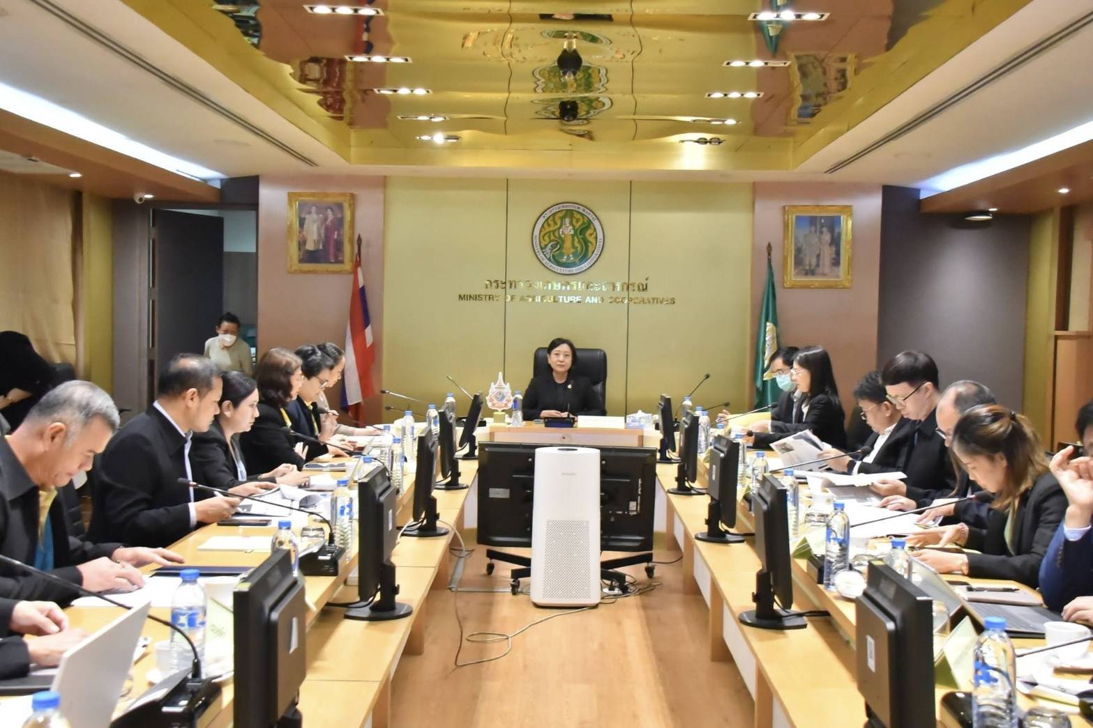 กระทรวงเกษตรฯเดินหน้าเต็มสูบ วางกรอบแผนโลจิสติกส์เกษตรฉบับใหม่ ด้าน สศก. เตรียมปักหมุด จัดสัมมนา 4 ภาค ยกร่างแผนปฏิบัติการ 5 ปี ทดแทนฉบับเดิม 5 1572924