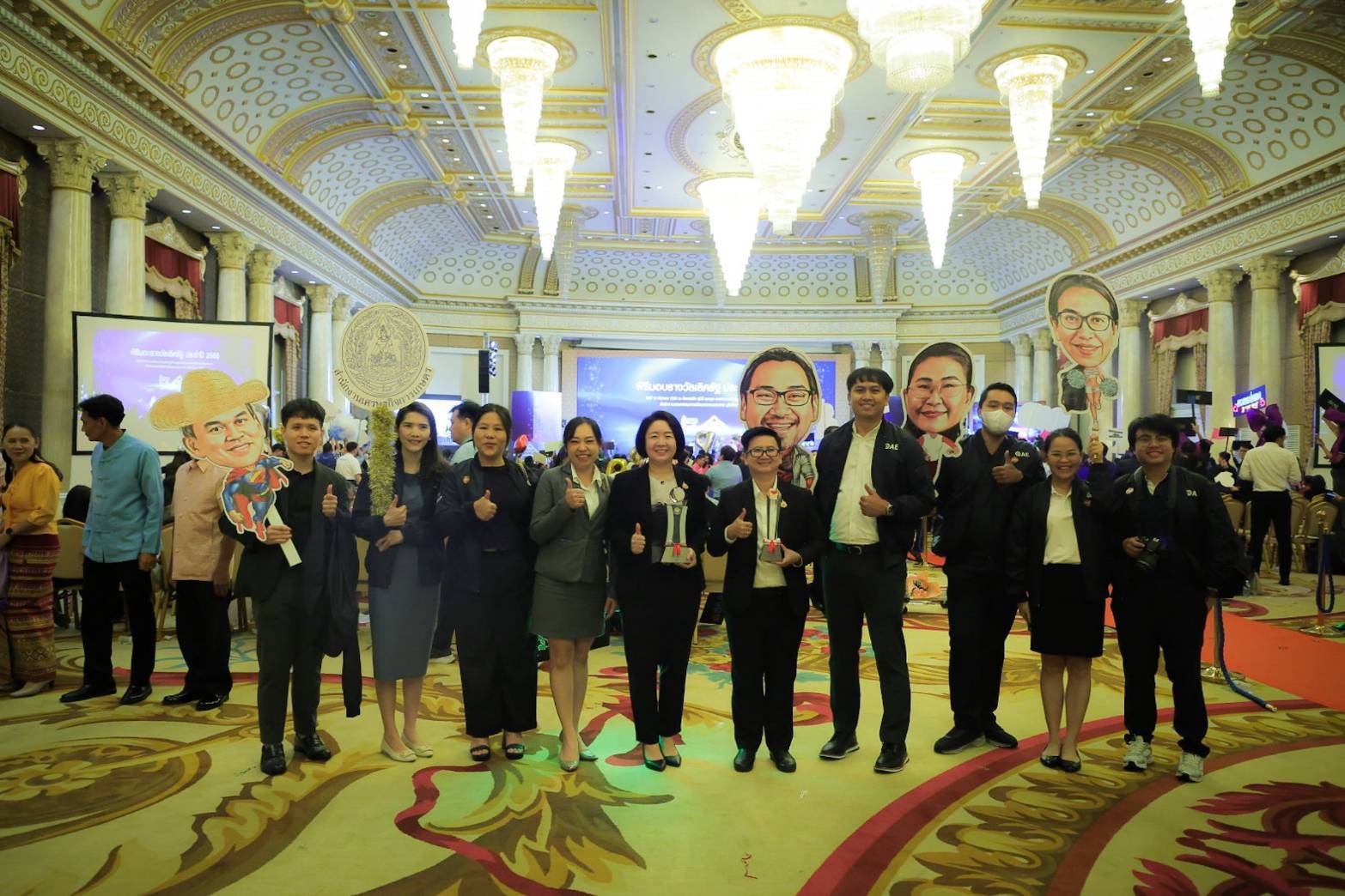 สศก.โชว์ศักยภาพ คว้า 2 รางวัลเลิศรัฐ ประจำปี 2568 ตอกย้ำองค์กรคุณภาพเพื่อเกษตรกร ข้อมูลแม่นยำ-ประชาชนมีส่วนร่วม 9 1575469