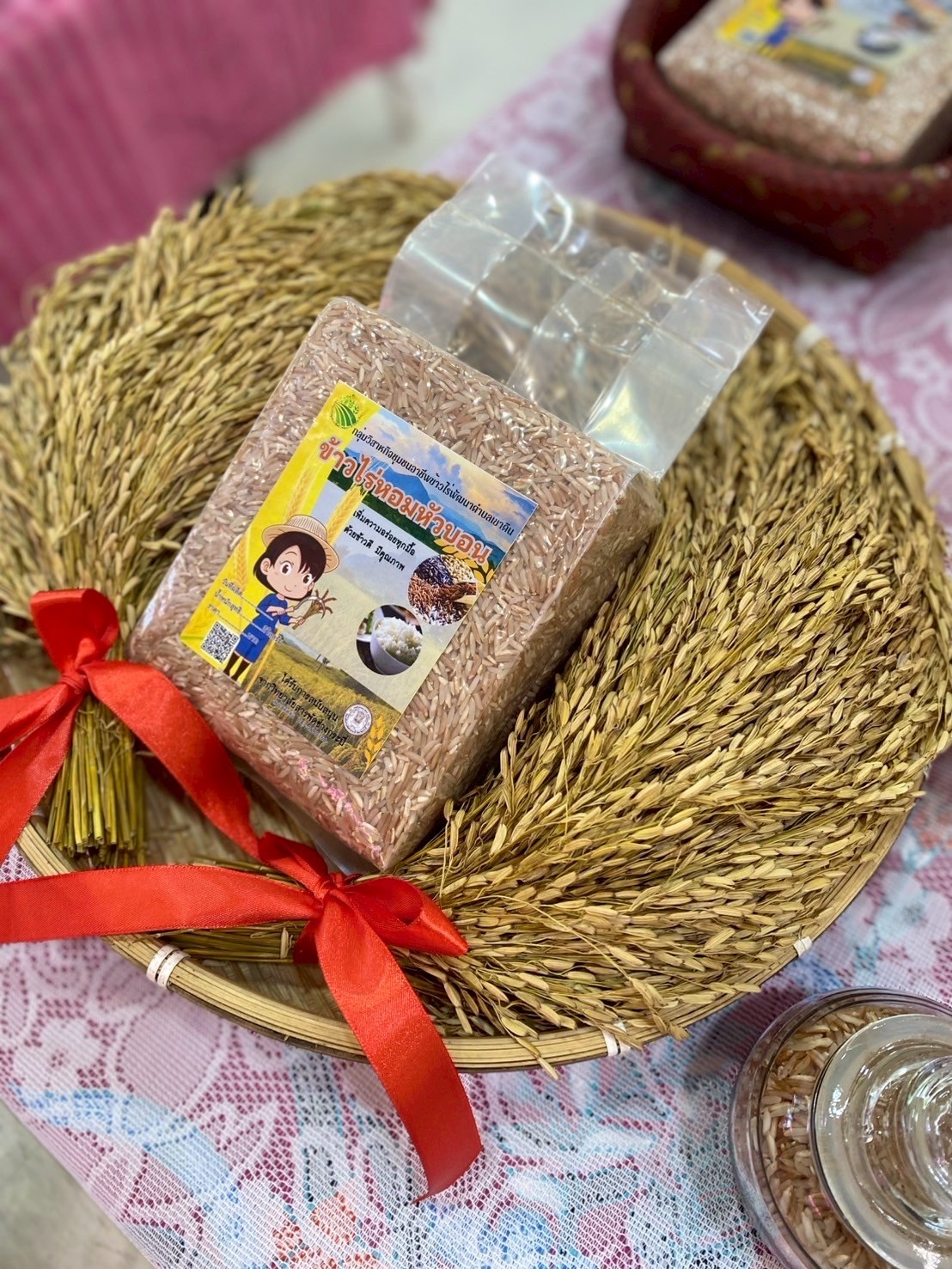 กรมทรัพย์สินทางปัญญา เดินหน้าขึ้นทะเบียน GI “ข้าวไร่หอมหัวบอนกระบี่” กลิ่นหอมเผือกเฉพาะตัว เอกลักษณ์โดดเด่น สร้างรายได้ให้ชุมชนกว่า 66 ล้านบาท 4 20250925c81e728d9d4c2f636f067f89cc14862c094954 ด