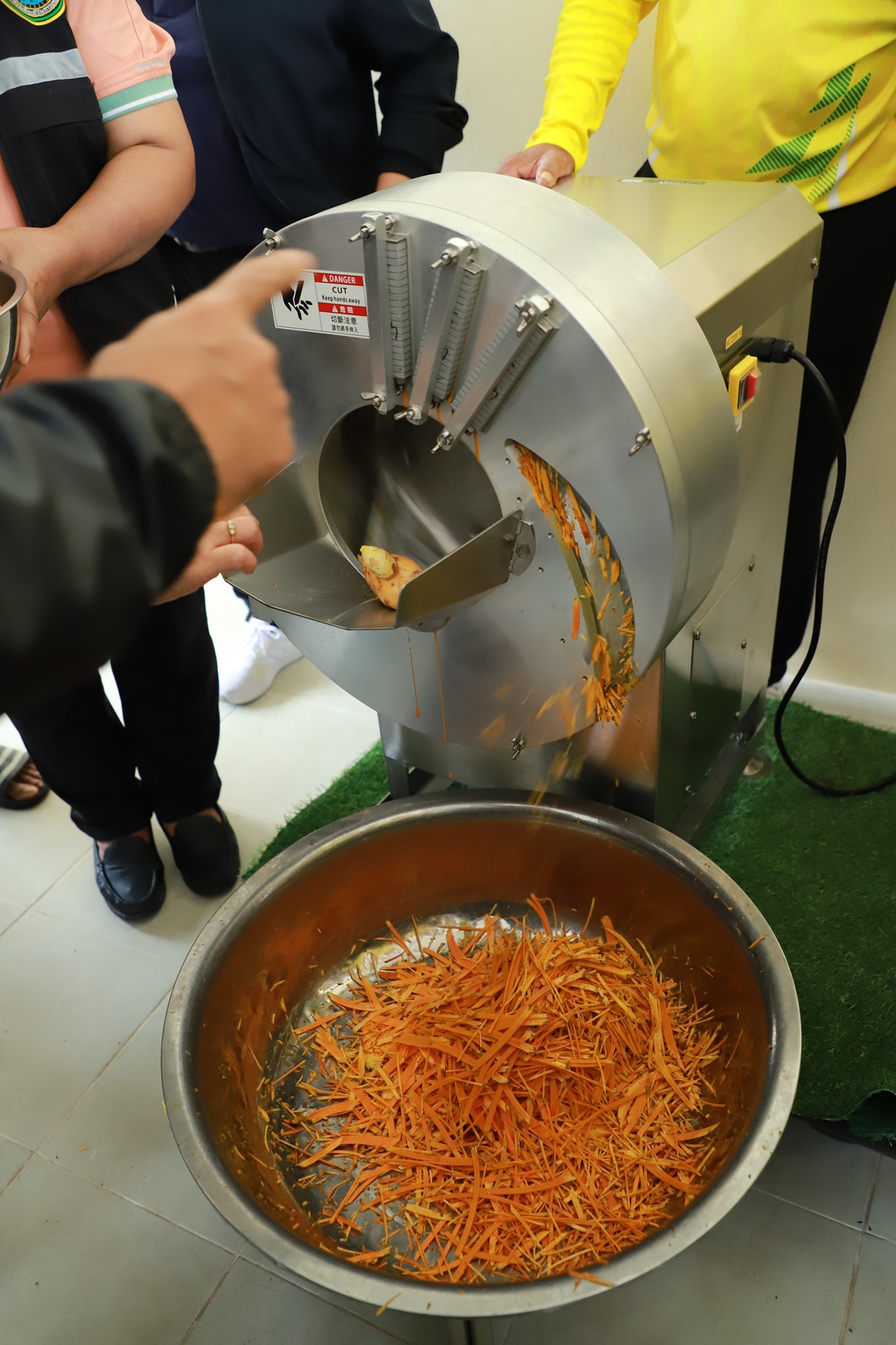 กรมส่งเสริมการเกษตร ร่วมกับ โครงการความร่วมมือระหว่างเยอรมัน – ไทยฯ พร้อมผลักดันให้จังหวัดสตูลเป็นเมืองสมุนไพร ยกระดับการปลูกสมุนไพรคุณภาพเพื่อการเภสัชกรรม ด้วยนวัตกรรมการปลูกขมิ้นชันในกระสอบ 2 541272306 1151159763786654 8694644326129746027 n