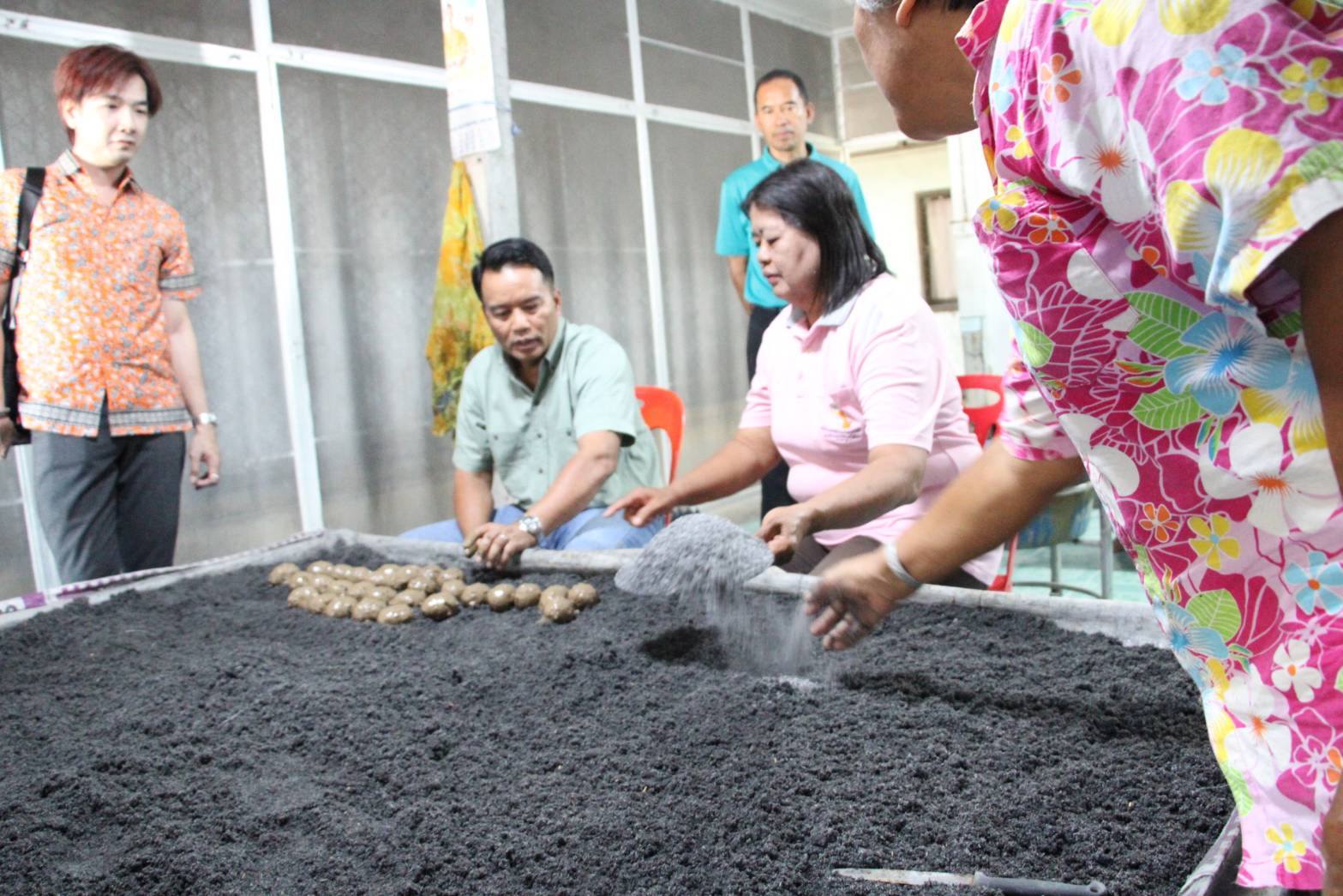 รองอธิบดีกรมการข้าว เยี่ยมชมศูนย์ข้าวชุมชน ต.เลม็ด ชูความเข้มแข็ง แปรรูปข้าวเจาะตลาดกลุ่มรักสุขภาพ พร้อมเชื่อมโยงกับความต้องการของตลาด 12 553772460 1323722456457546 2449640276604998138 n