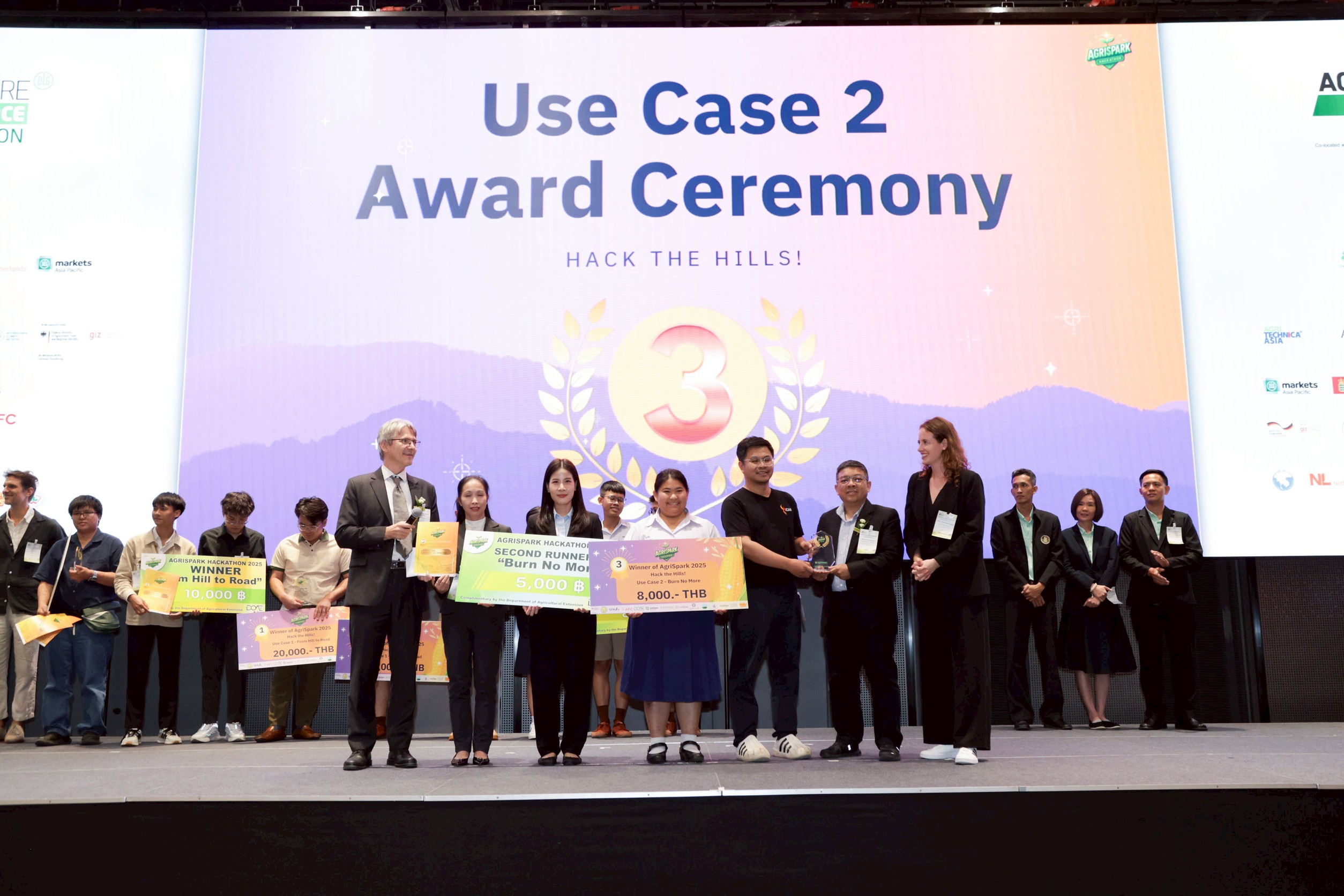 กรมส่งเสริมการเกษตร - GETHAC เผยผลการแข่งขัน AgriSpark Hackathon 2025, Hack the Hills และนวัตกรรมช่วยลดการเผาพื้นที่เกษตรในพื้นที่สูงได้อย่างยั่งยืน 9 6. ประเภท 2 อันดับที่ 3 ทีม ICAN 0